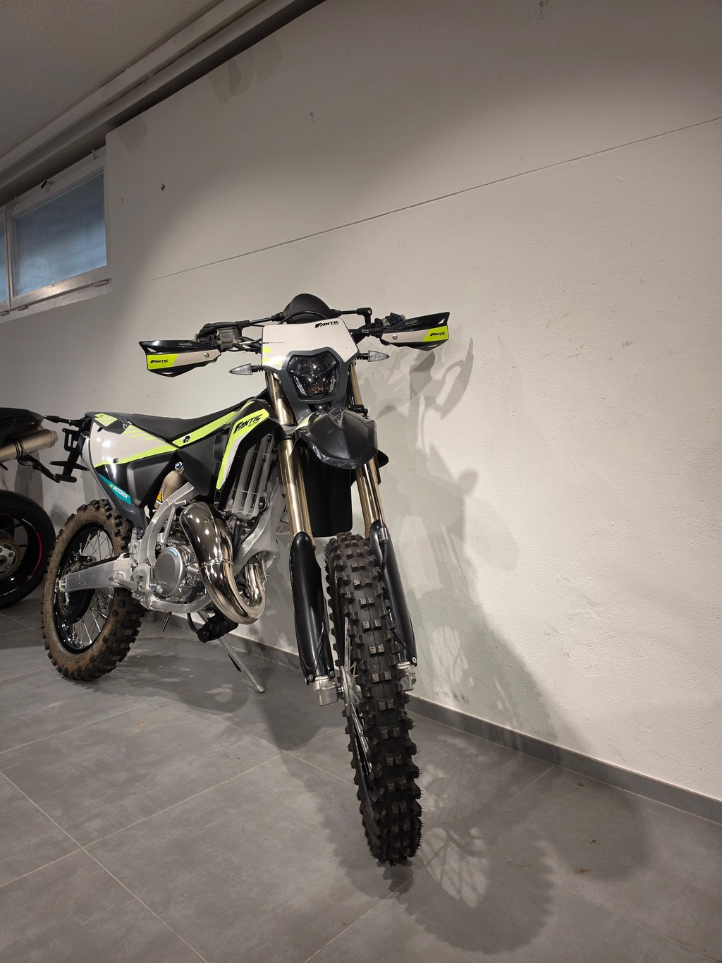 FANTIC XE 125-showroom-element-1
