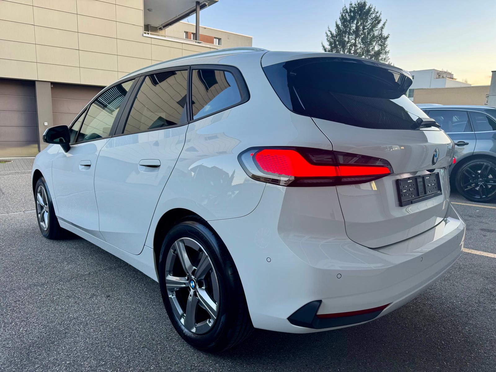 BMW 223d Active Tourer xDrive Luxury line DKG **Fortlaufende BMW Werksgarantie und Gratis Service **-image-5