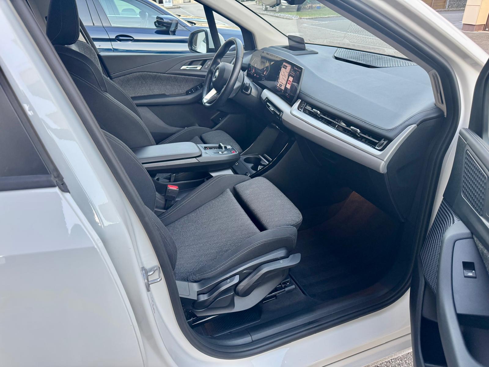 BMW 223d Active Tourer xDrive Luxury line DKG **Fortlaufende BMW Werksgarantie und Gratis Service **-image-11