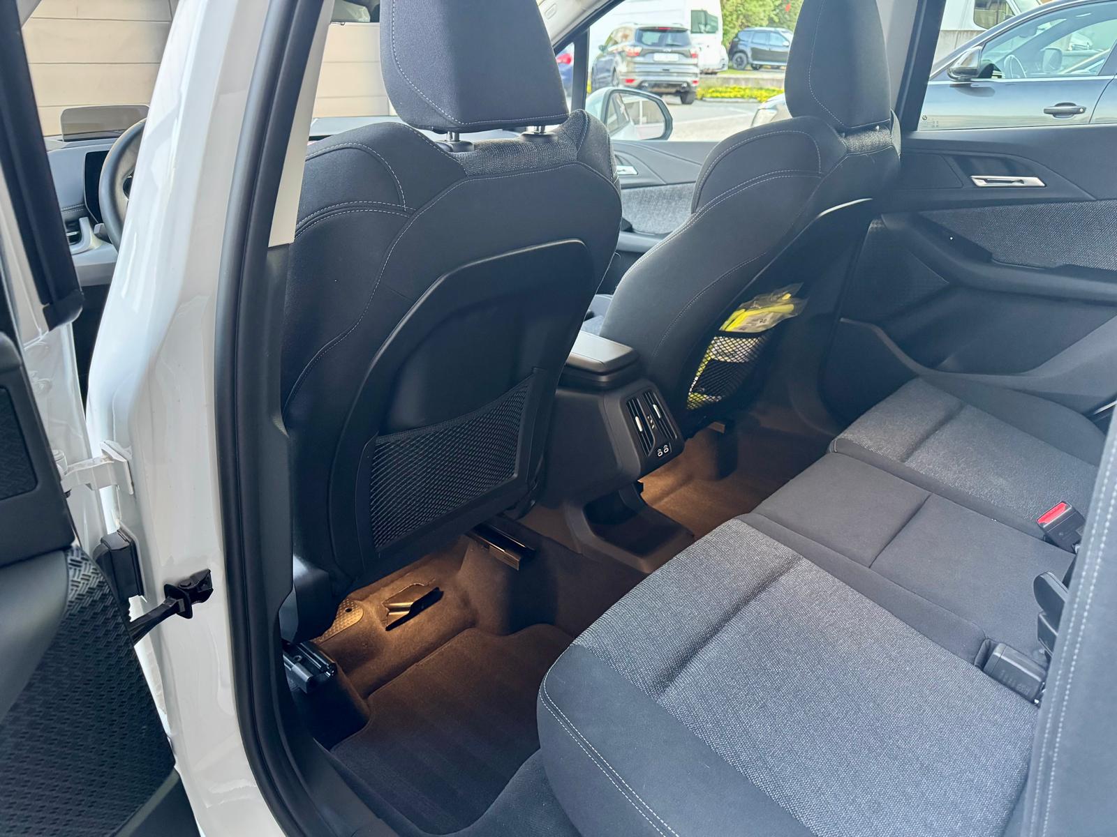 BMW 223d Active Tourer xDrive Luxury line DKG **Fortlaufende BMW Werksgarantie und Gratis Service **-image-12