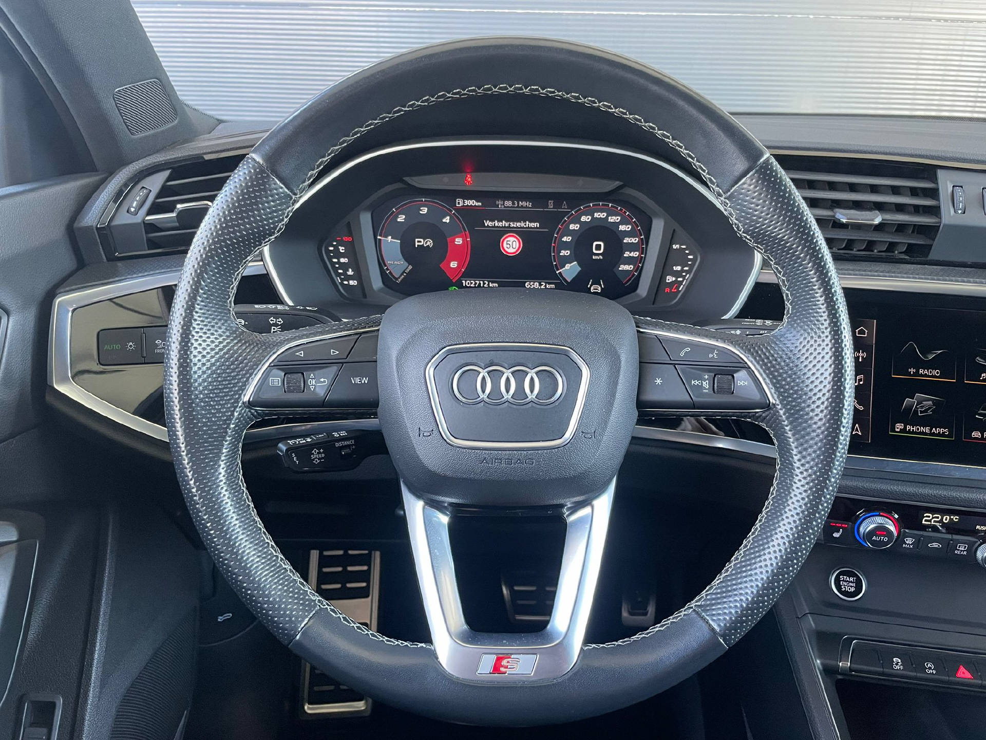 AUDI Q3 2.0 35 TDI quattro S-Tronic-image-7
