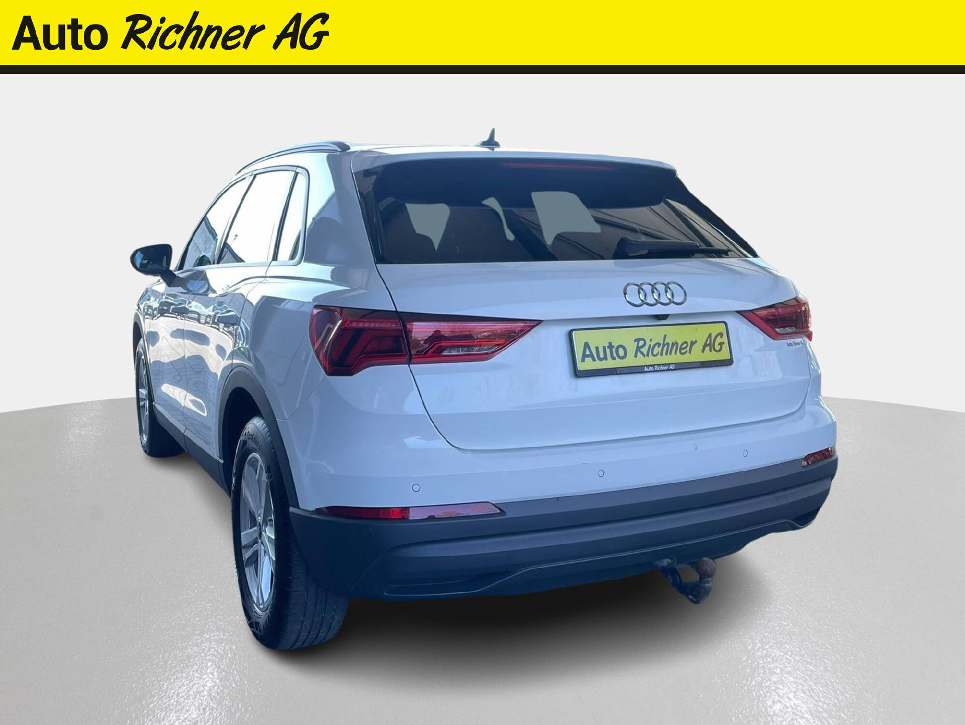 AUDI Q3 2.0 35 TDI quattro S-Tronic-image-4