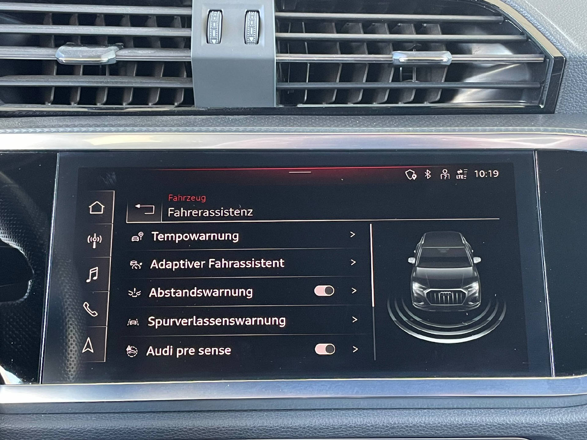 AUDI Q3 2.0 35 TDI quattro S-Tronic-image-9