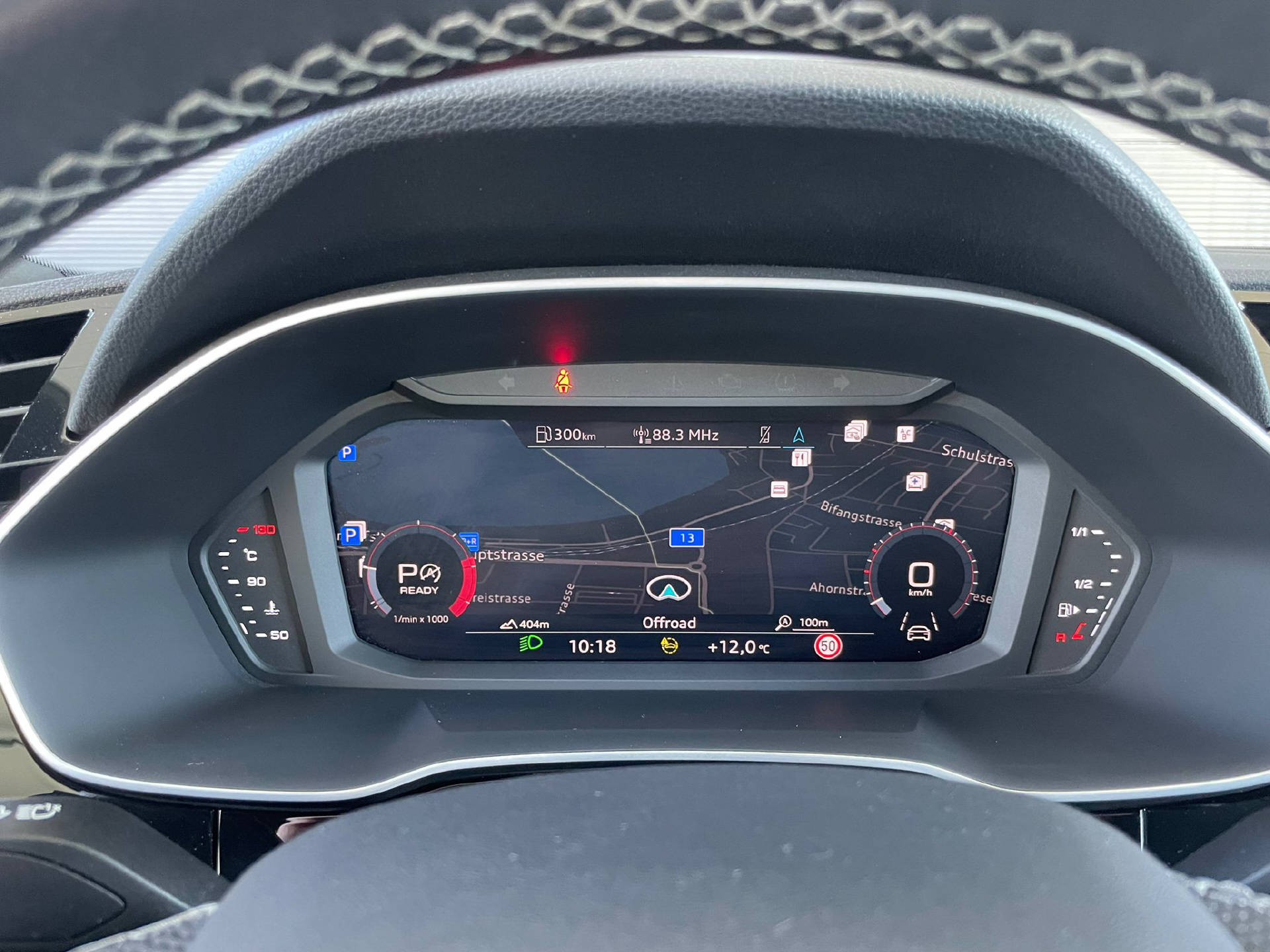 AUDI Q3 2.0 35 TDI quattro S-Tronic-image-8