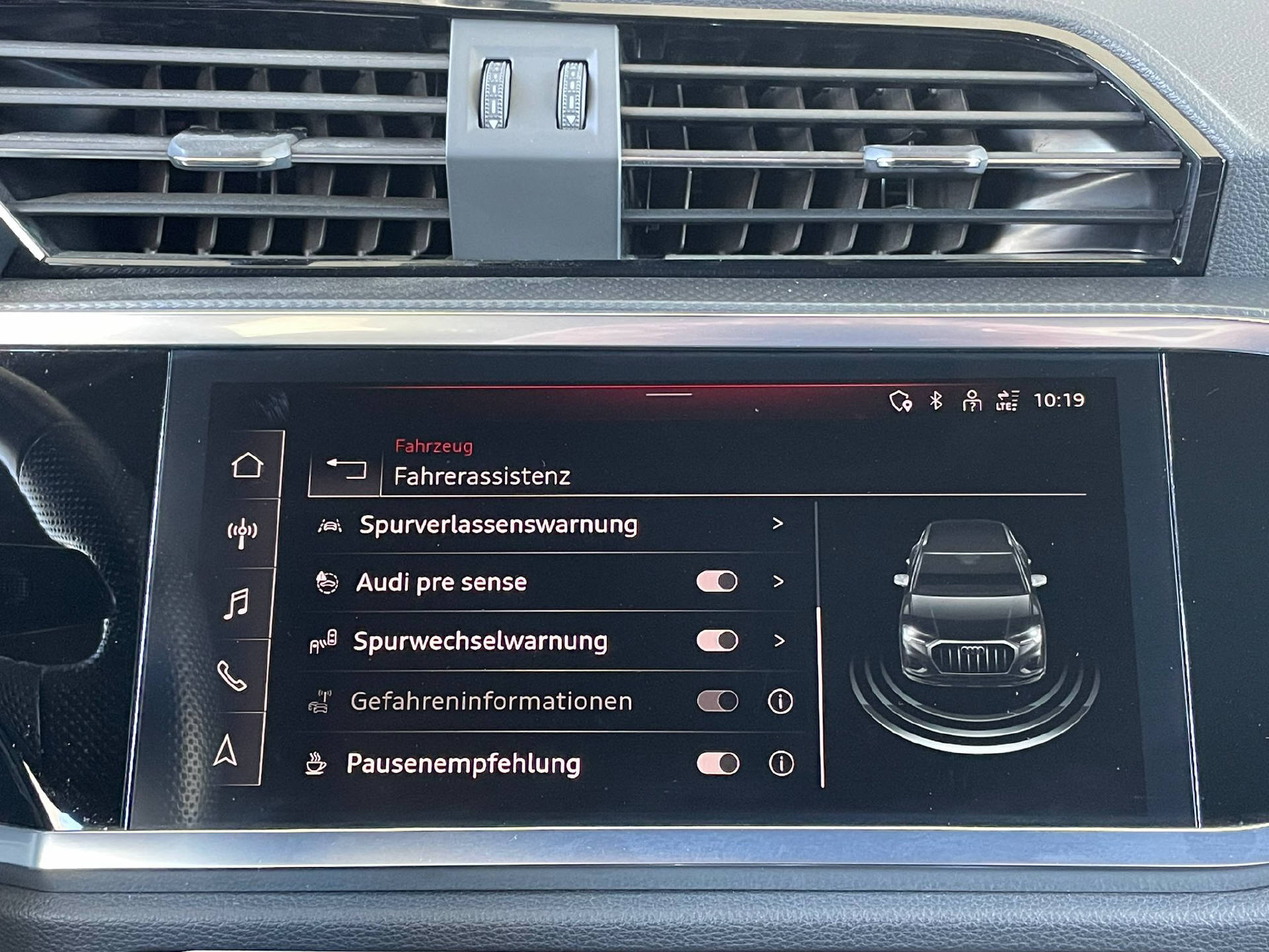 AUDI Q3 2.0 35 TDI quattro S-Tronic-image-10