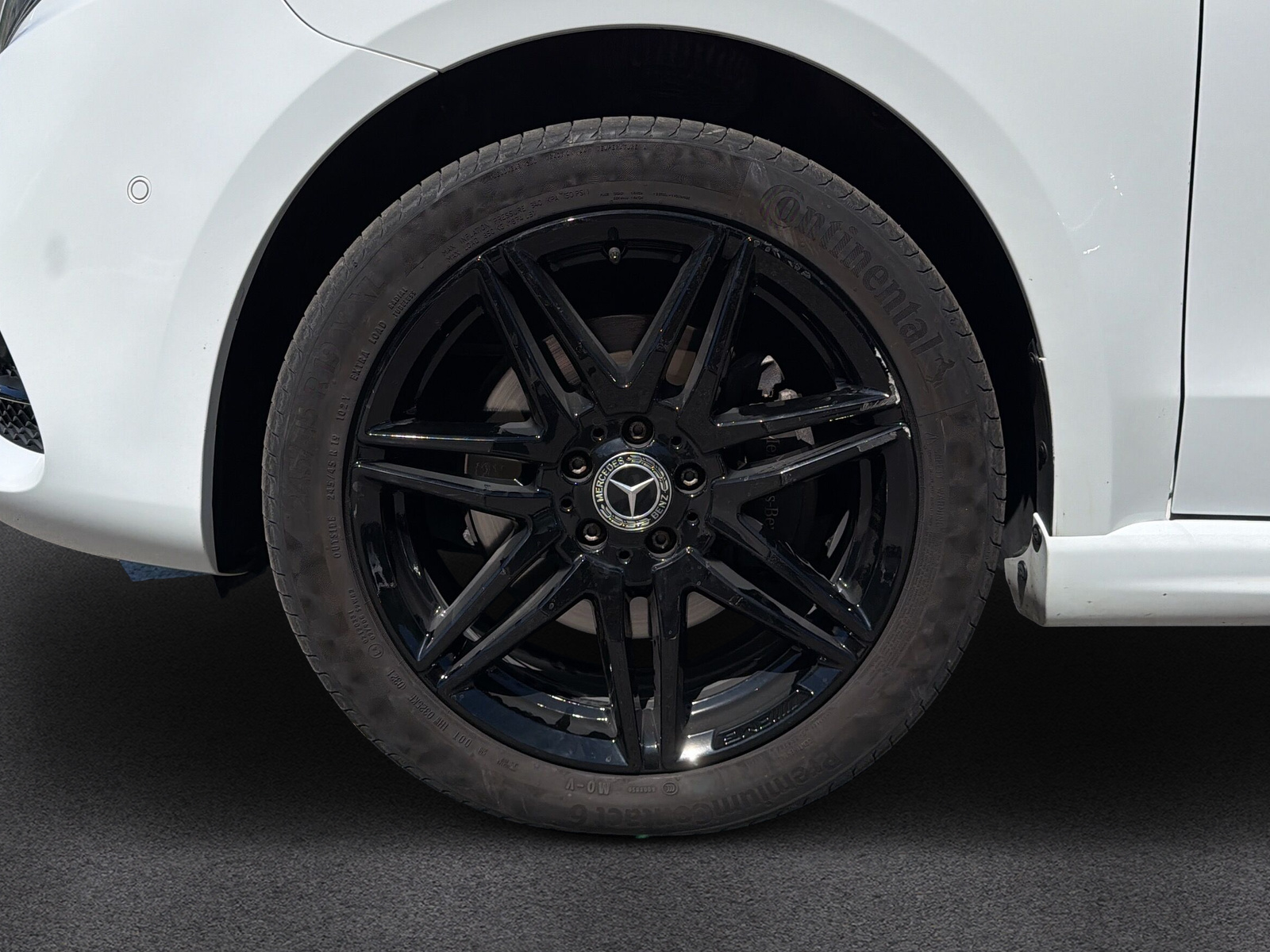 MERCEDES-BENZ V 300 d SwissEdition L 4M-image-20