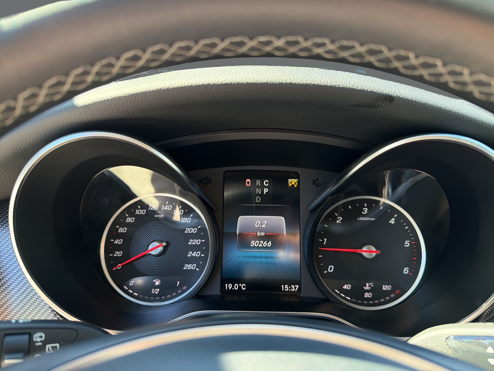 MERCEDES-BENZ V 300 d SwissEdition L 4M-image-10