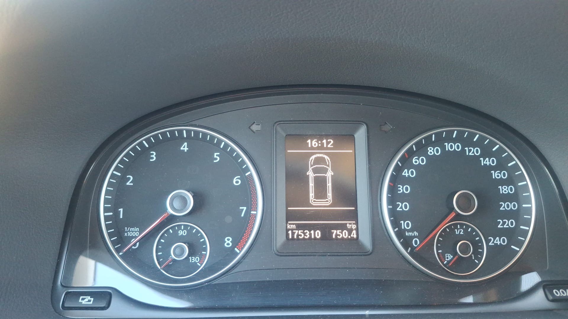 VW Touran 1.2 TSI Trendline-image-9