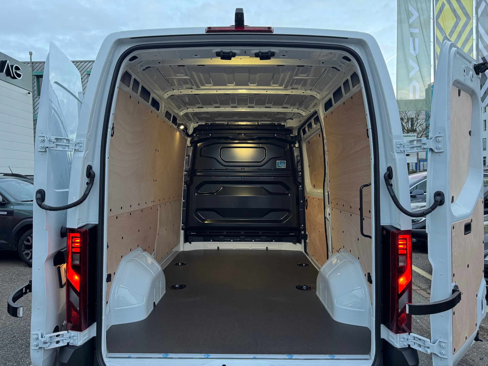 RENAULT Master Kastenwagen Advance KW Frontantrieb L2H2 3.5T 2.0 Blue dCi 150 EAG9-image-4