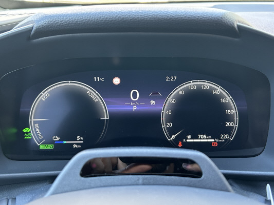 TOYOTA C-HR 2.0 PHEV CVT Swi Ed-image-9