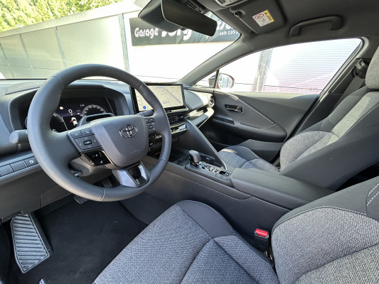 TOYOTA C-HR 2.0 PHEV CVT Swi Ed-image-7