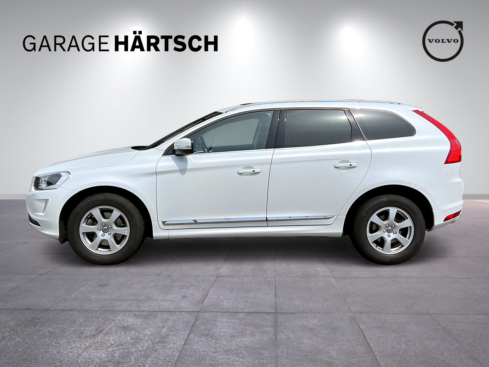 VOLVO XC60 2.4 D5 Summum AWD S/S-image-1
