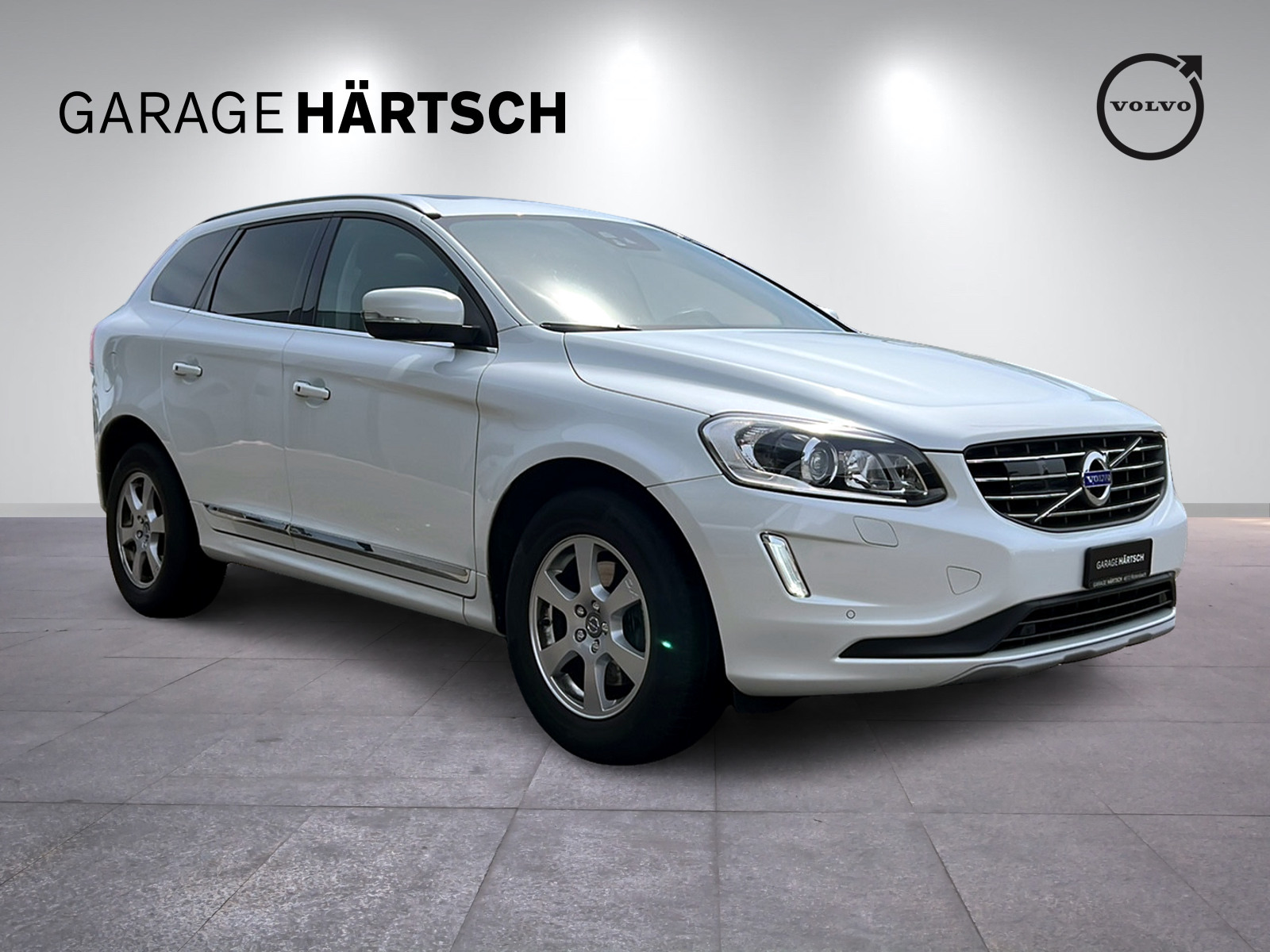 VOLVO XC60 2.4 D5 Summum AWD S/S-image-8