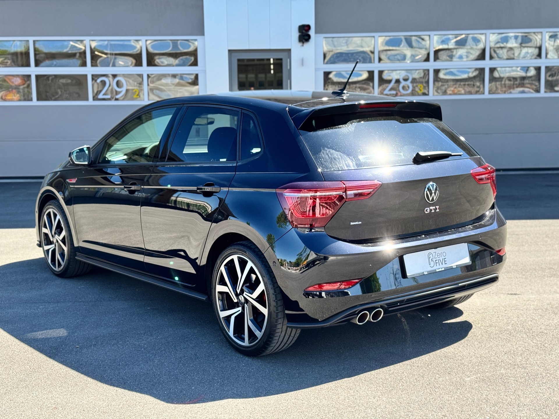 VW Polo 2.0 TSI GTI DSG-image-3