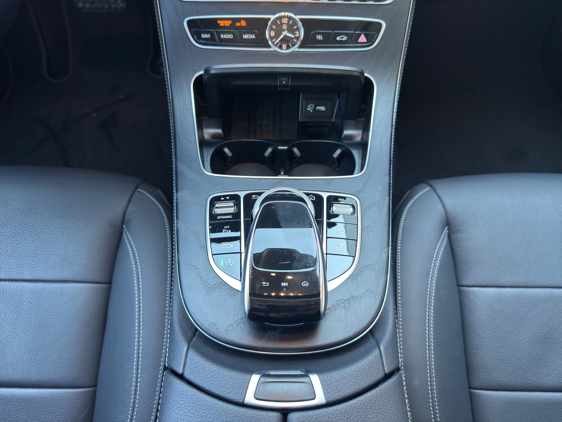 MERCEDES-BENZ E 200 Avantgarde 4matic Kombi-image-14