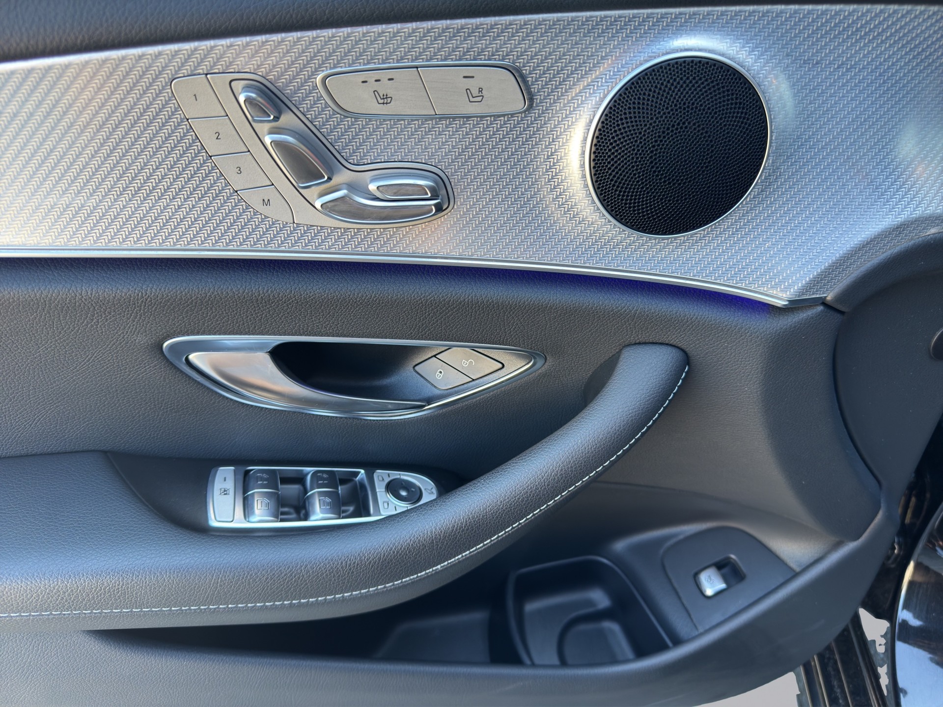 MERCEDES-BENZ E 200 Avantgarde 4matic Kombi-image-10