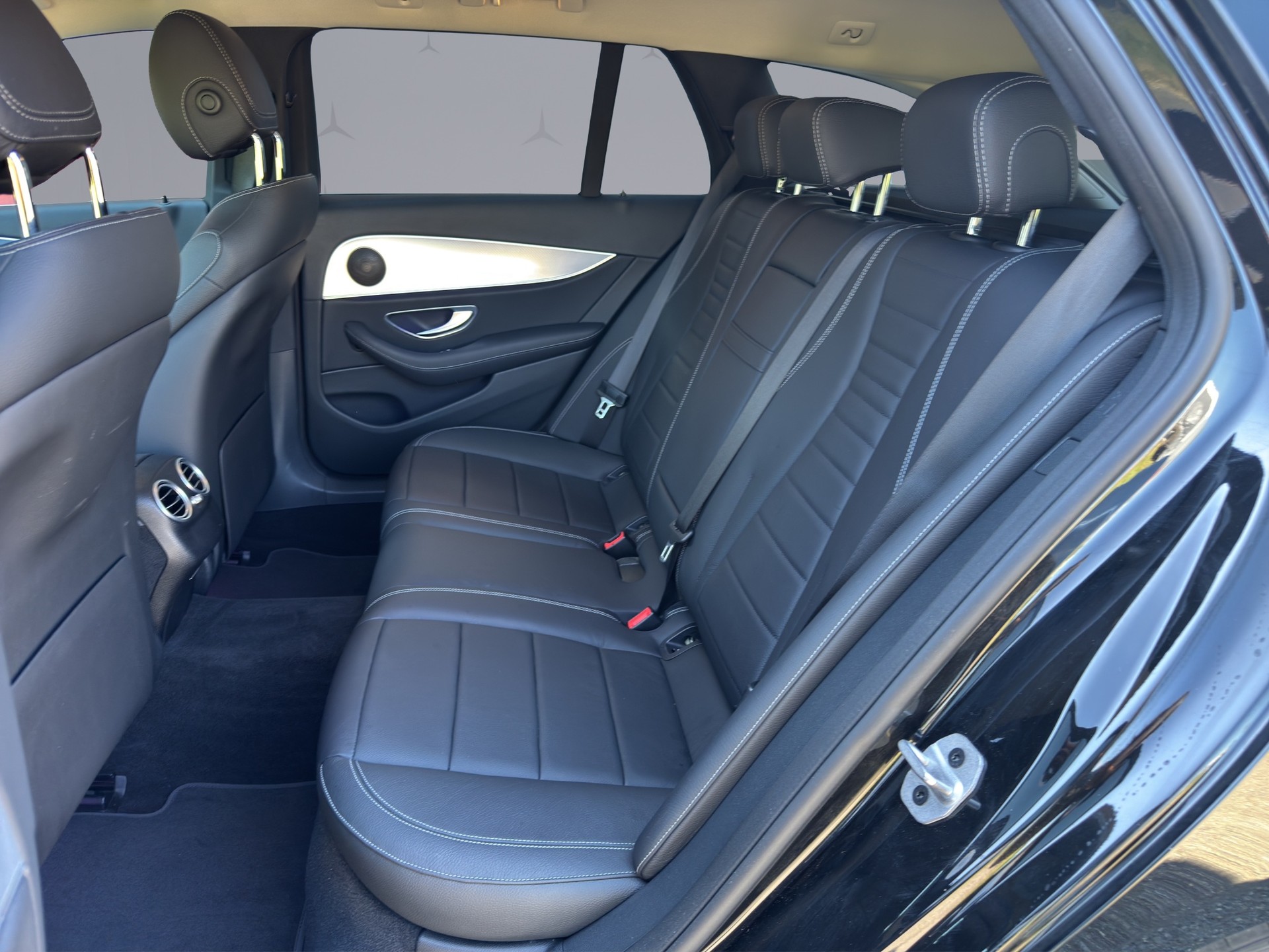 MERCEDES-BENZ E 200 Avantgarde 4matic Kombi-image-12
