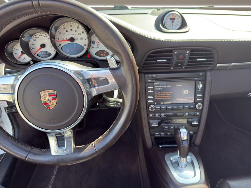 PORSCHE 911 Cabriolet 3.8 Turbo-image-9