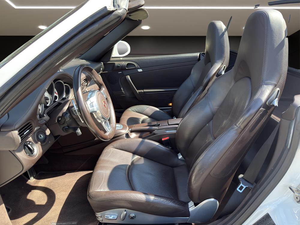 PORSCHE 911 Cabriolet 3.8 Turbo-image-7