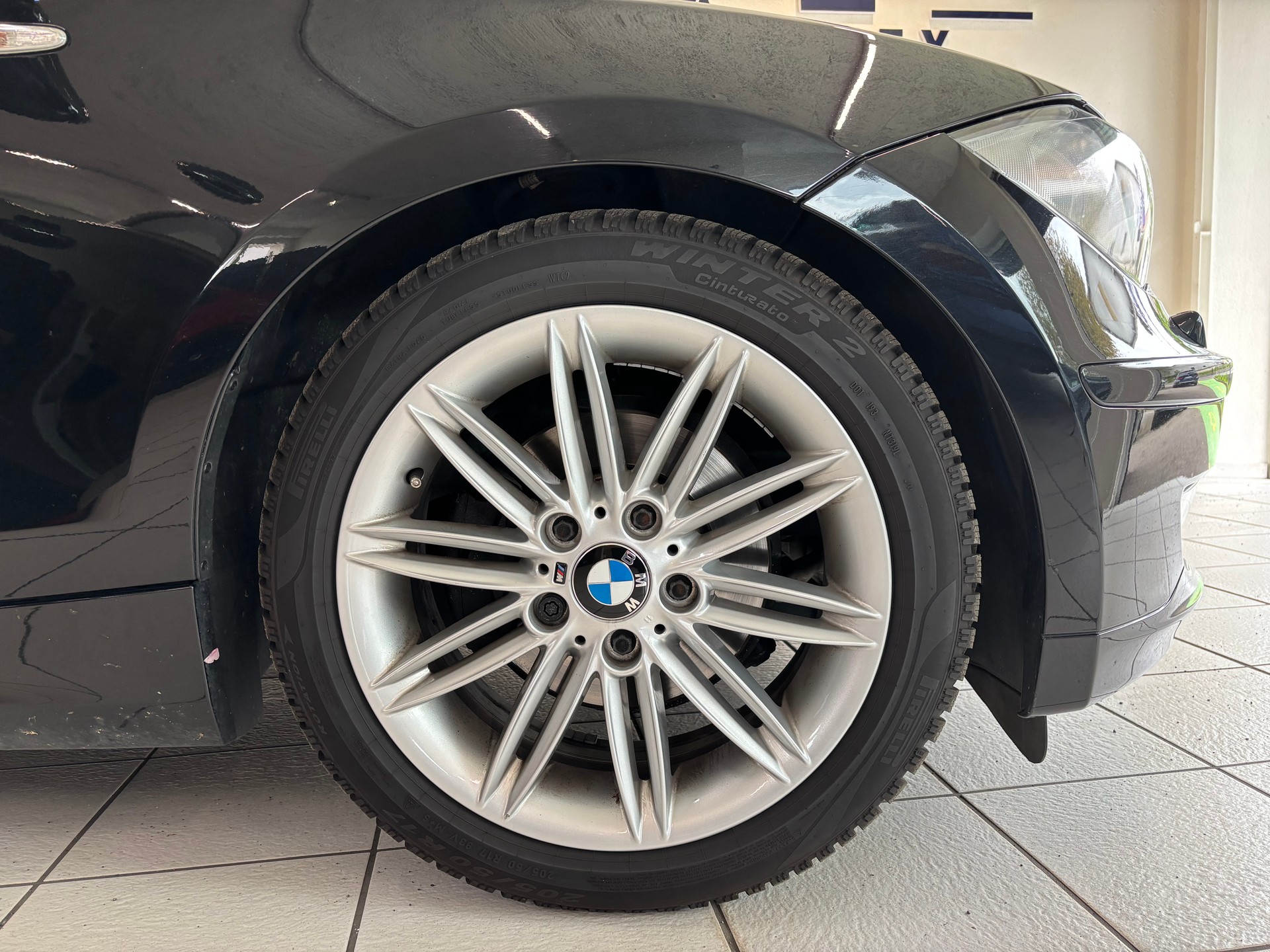 BMW 118i-image-15