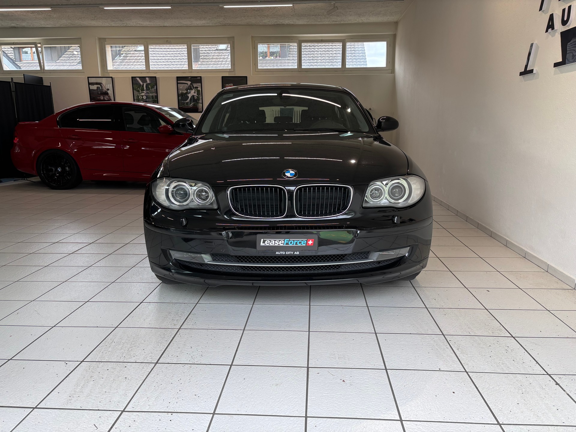 BMW 118i-image-4