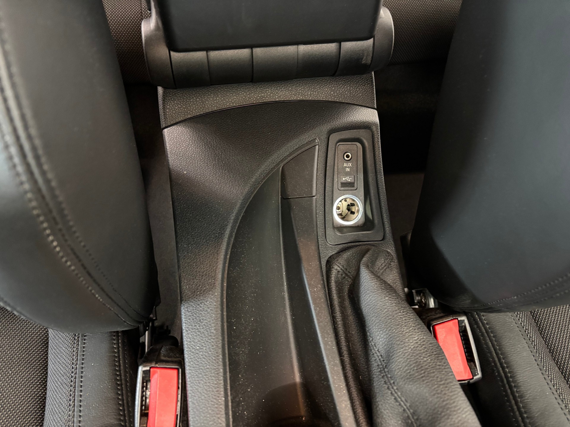 BMW 118i-image-12