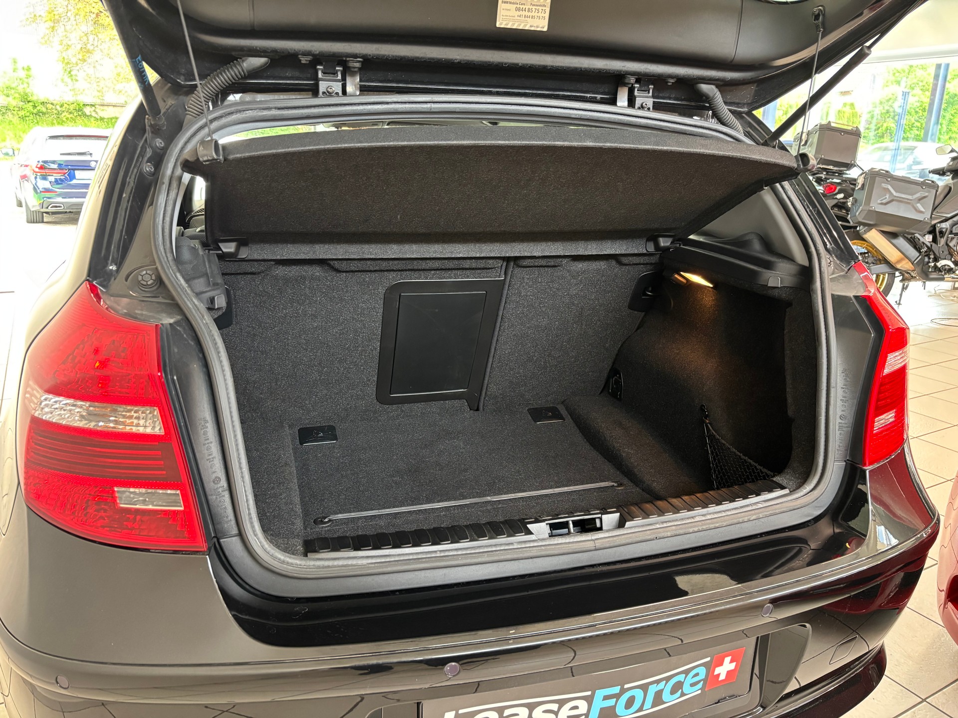 BMW 118i-image-14