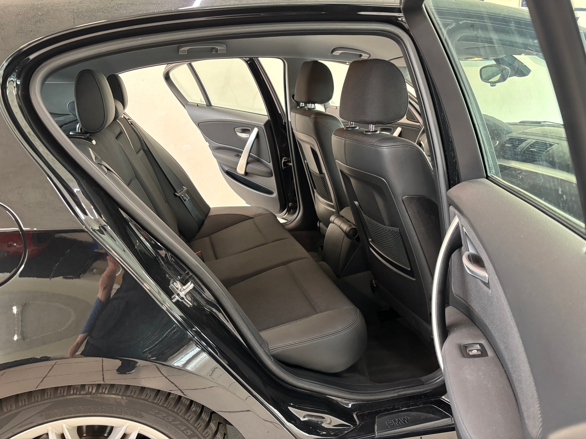 BMW 118i-image-11
