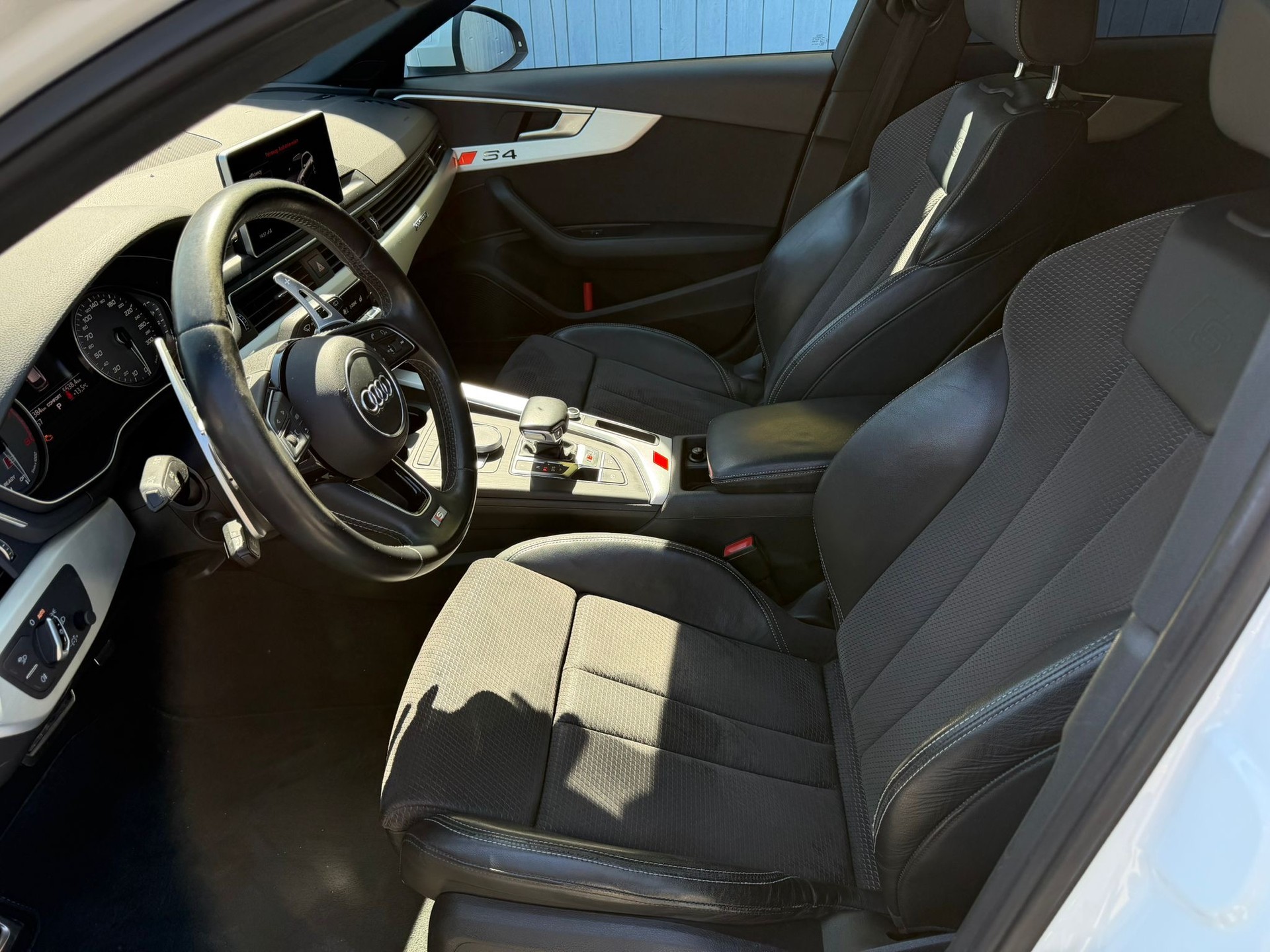 AUDI S4 Avant 3.0 TFSI quattro tiptronic-image-13