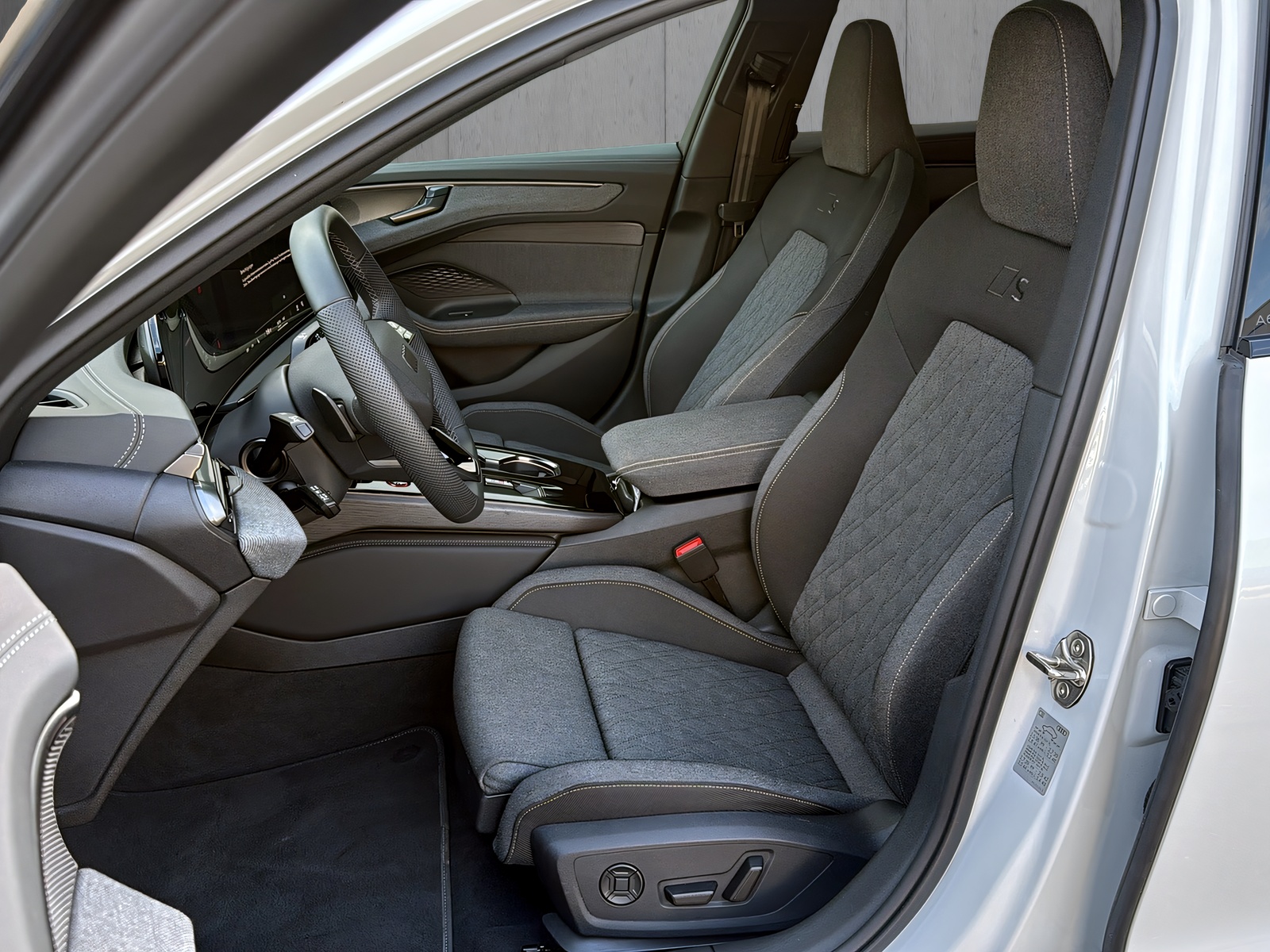 AUDI A6 Limousine e-hybrid quattro 270 kW S tronic-image-10