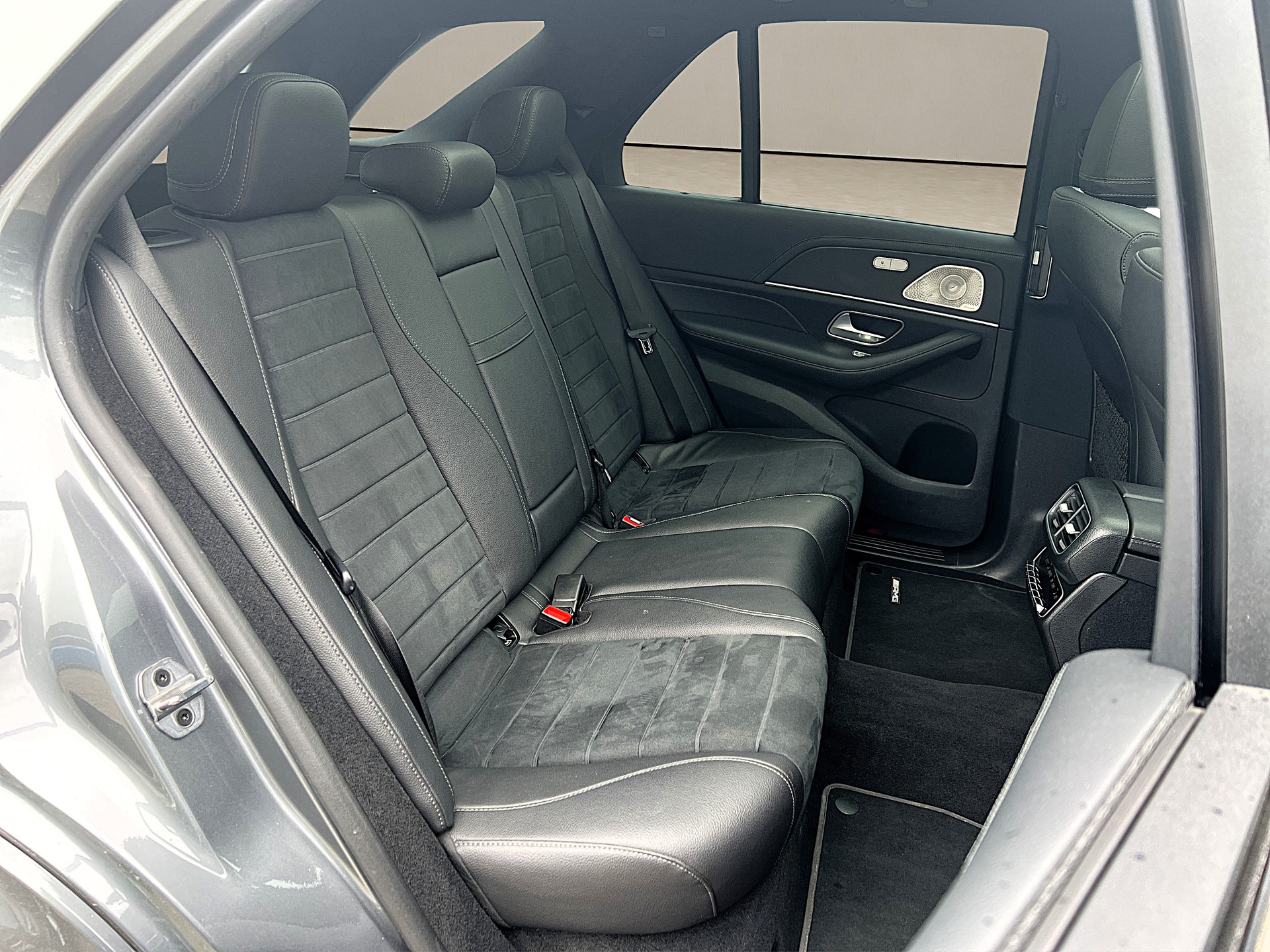 MERCEDES-BENZ GLE 400 d 4Matic *AMG Line* 9G-Tronic-image-14