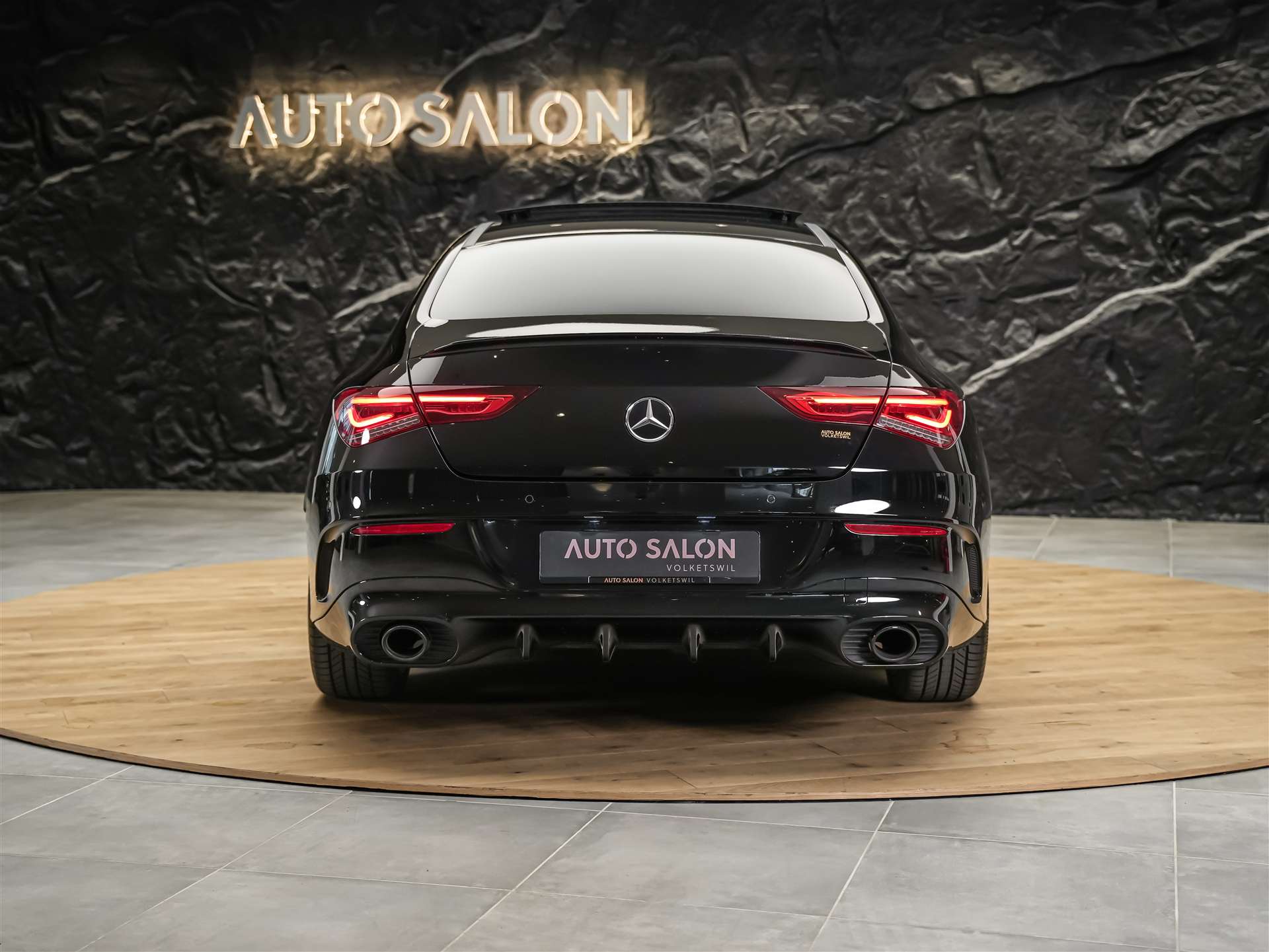 MERCEDES-BENZ CLA 35 AMG 4matic *CH Auto*Panorama*Night Paket AMG-image-3