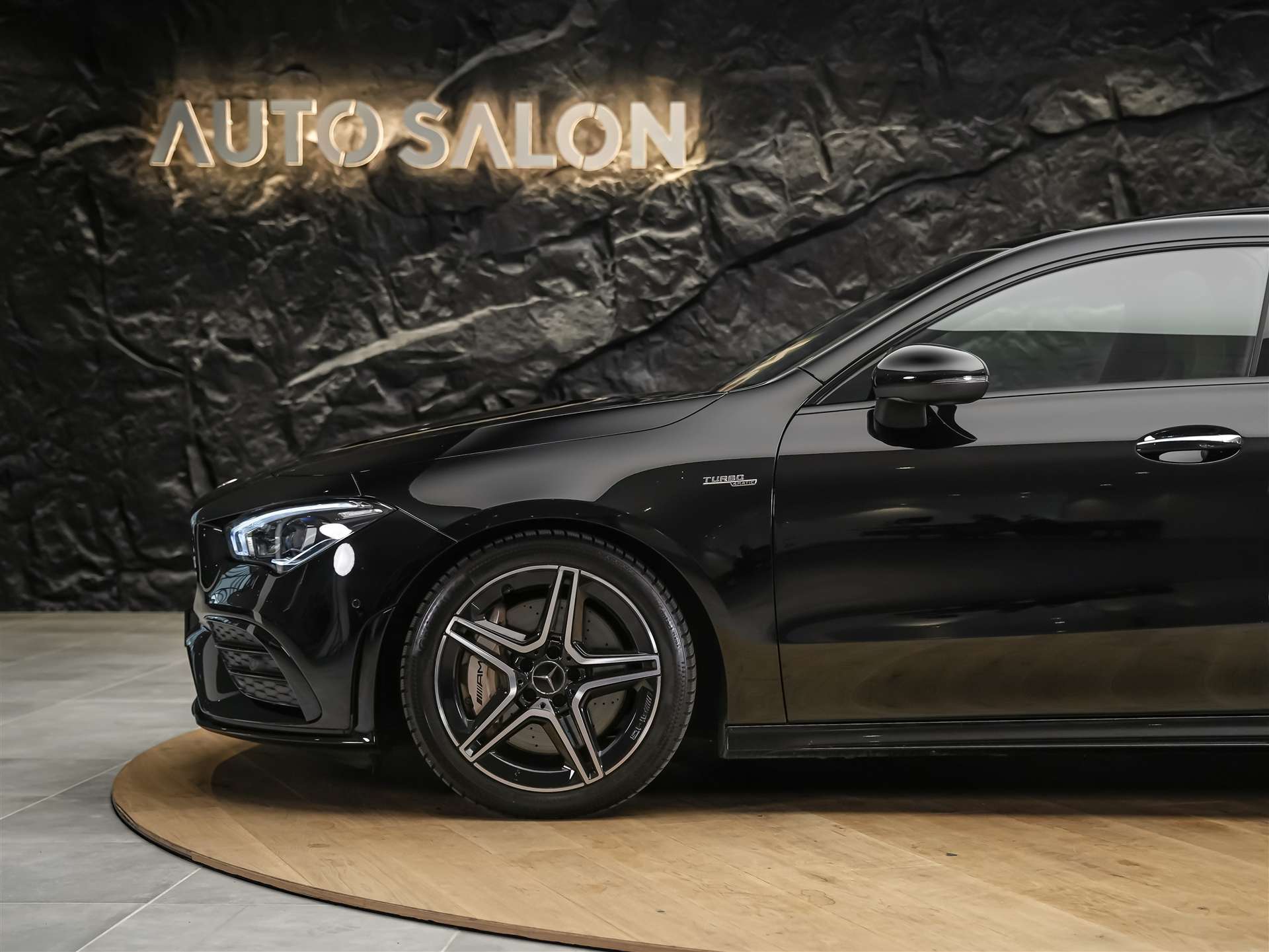 MERCEDES-BENZ CLA 35 AMG 4matic *CH Auto*Panorama*Night Paket AMG-image-14
