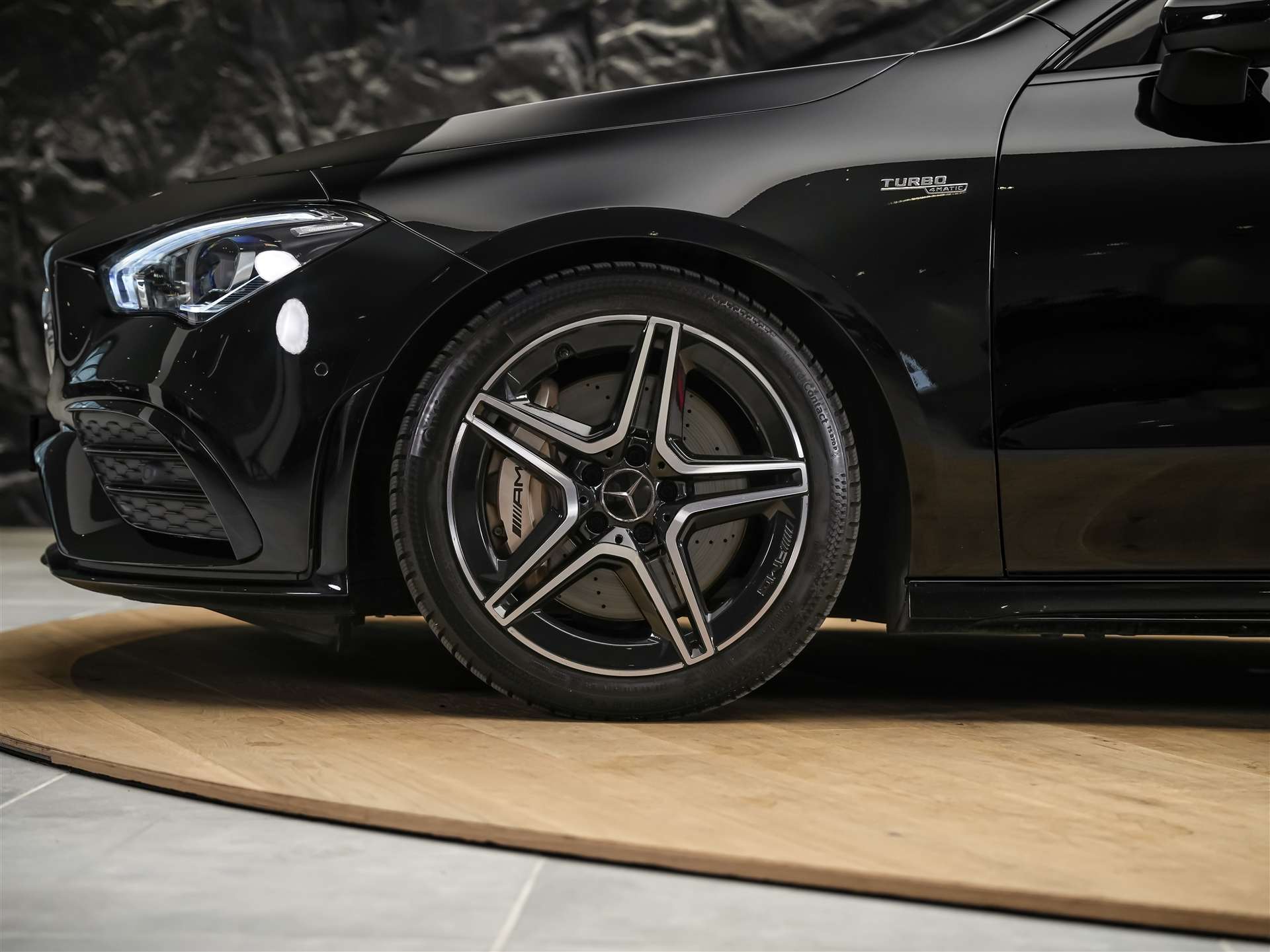 MERCEDES-BENZ CLA 35 AMG 4matic *CH Auto*Panorama*Night Paket AMG-image-15