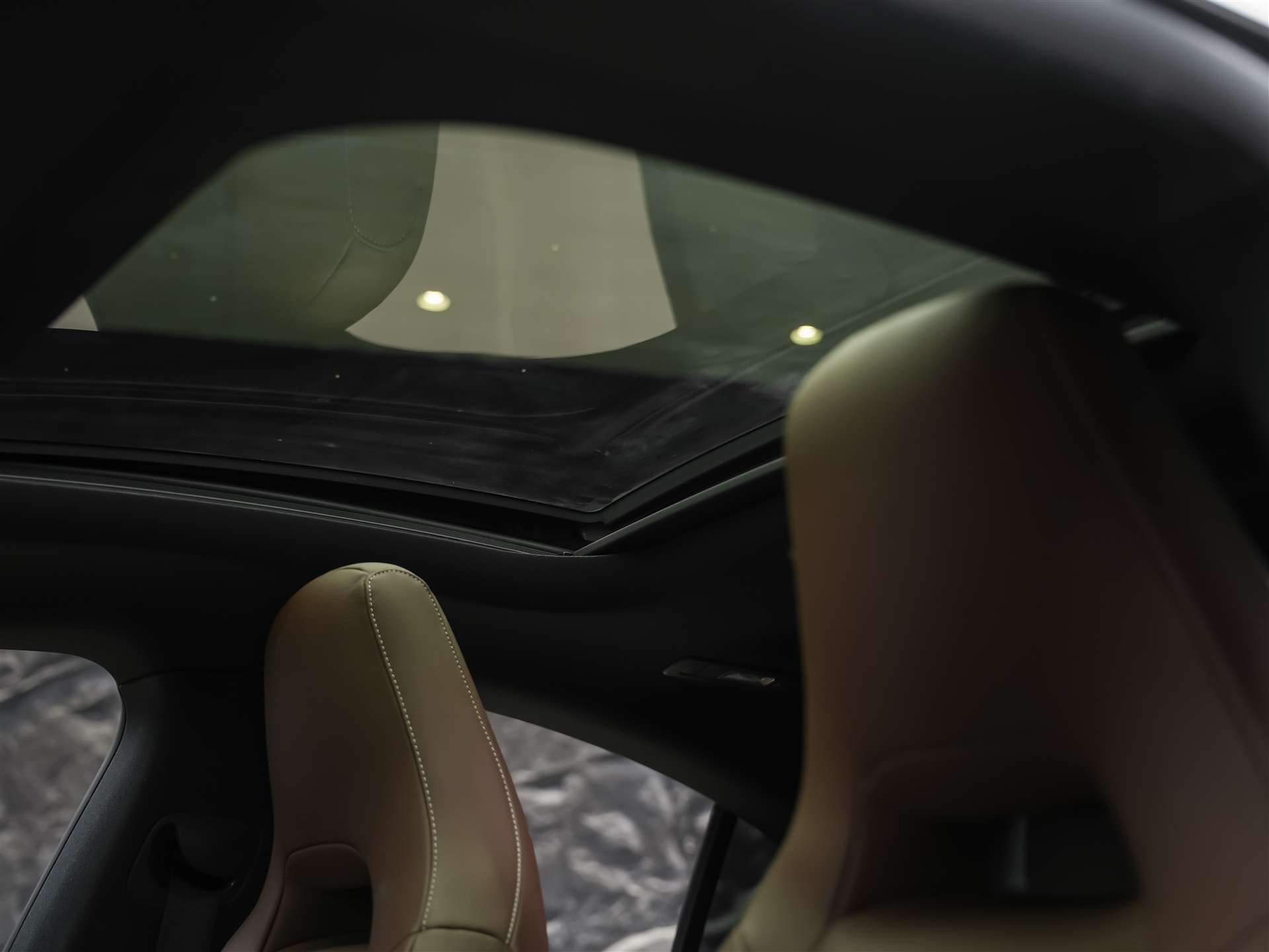 MERCEDES-BENZ CLA 35 AMG 4matic *CH Auto*Panorama*Night Paket AMG-image-10