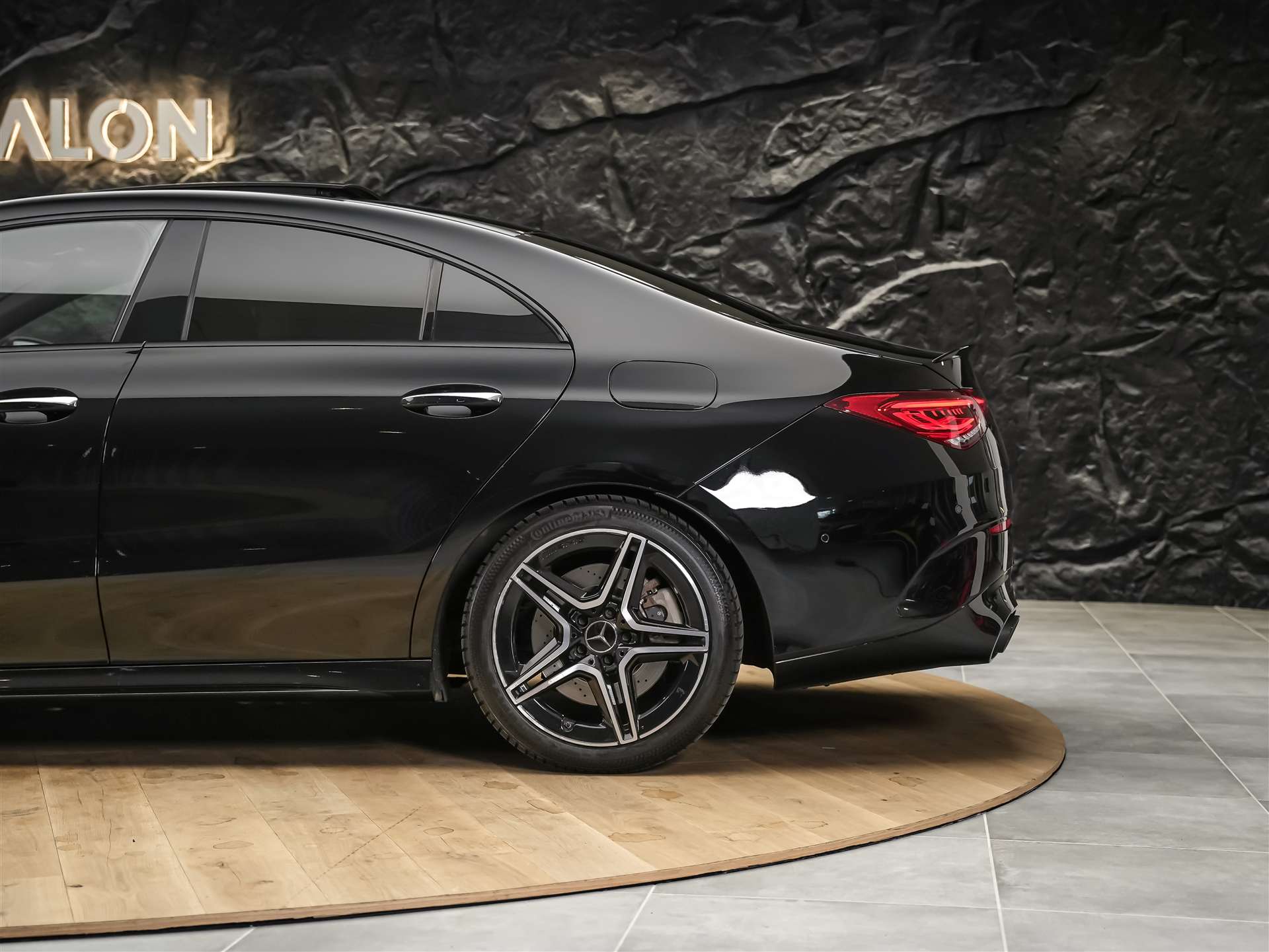 MERCEDES-BENZ CLA 35 AMG 4matic *CH Auto*Panorama*Night Paket AMG-image-17