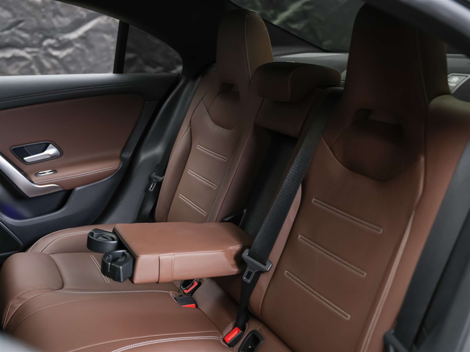 MERCEDES-BENZ CLA 35 AMG 4matic *CH Auto*Panorama*Night Paket AMG-image-12