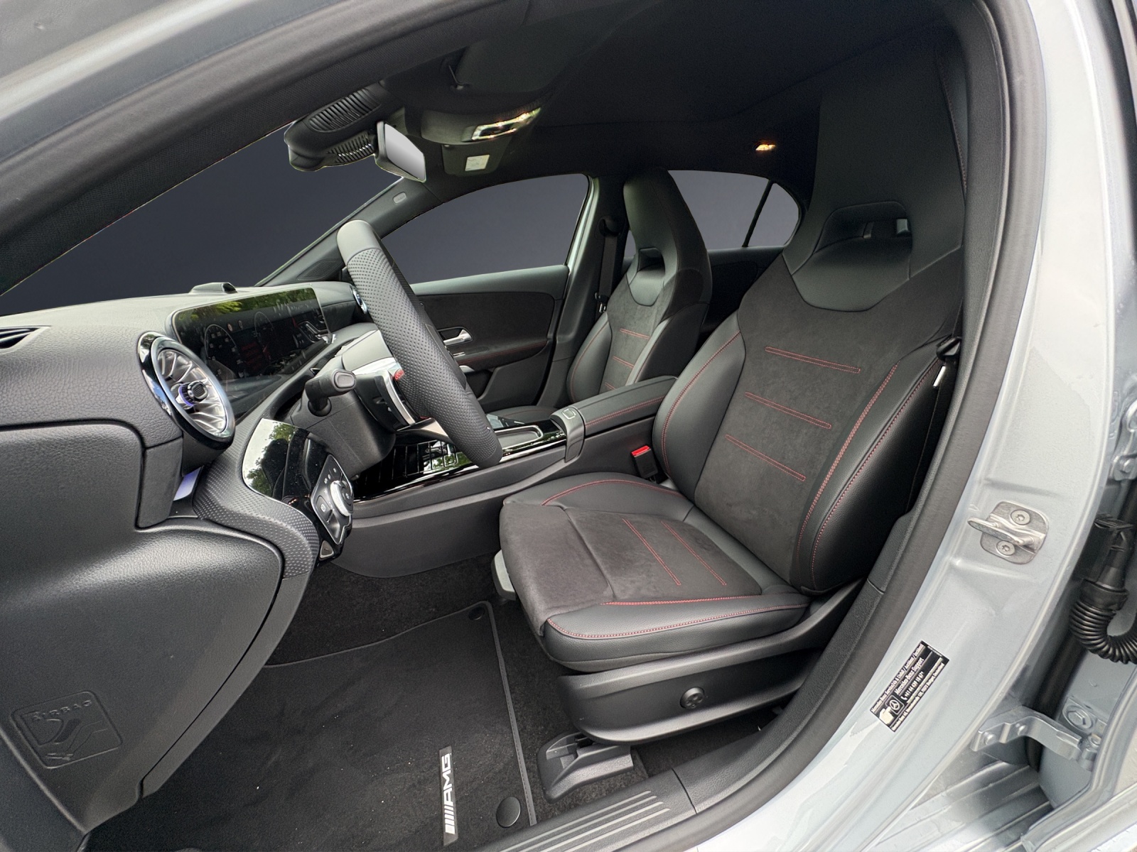MERCEDES-BENZ A 200 7G-DCT-image-10