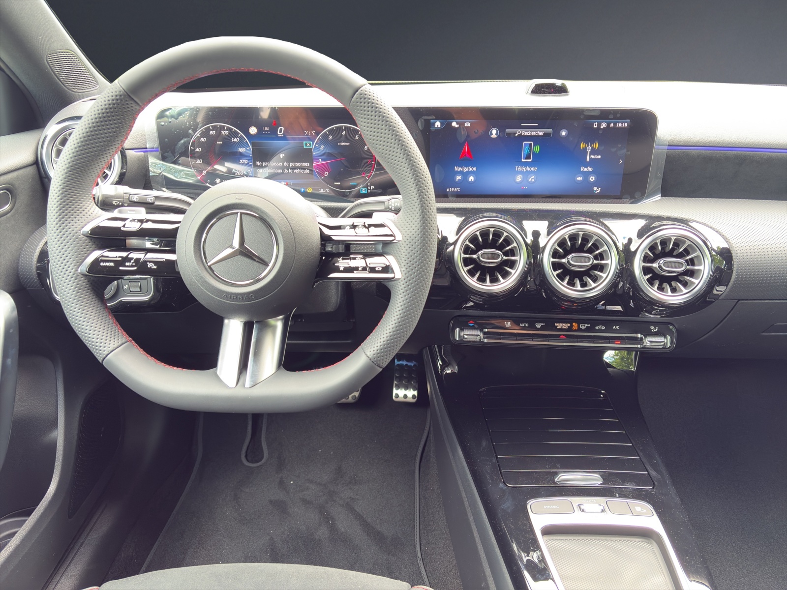 MERCEDES-BENZ A 200 7G-DCT-image-11