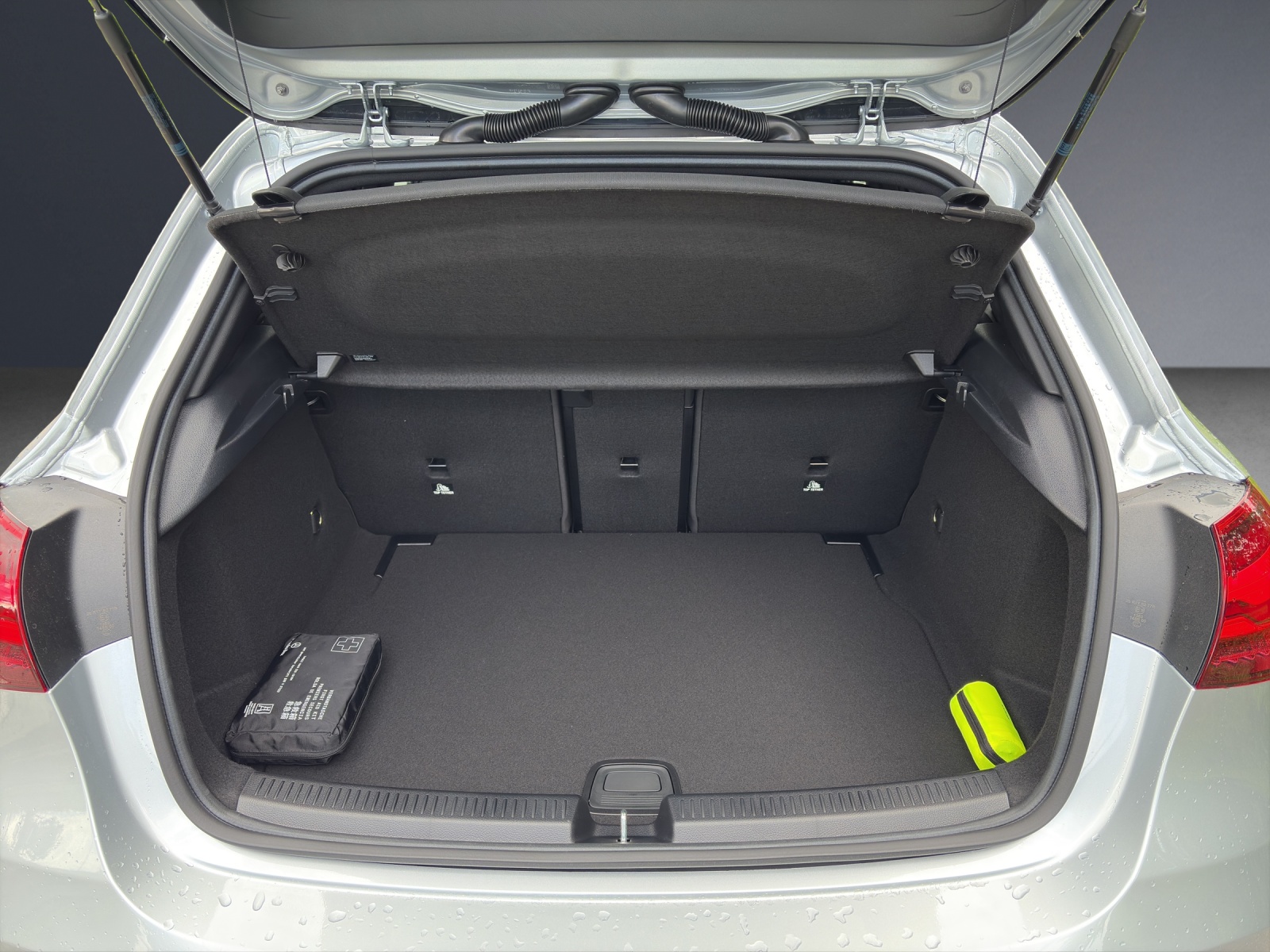MERCEDES-BENZ A 200 7G-DCT-image-7