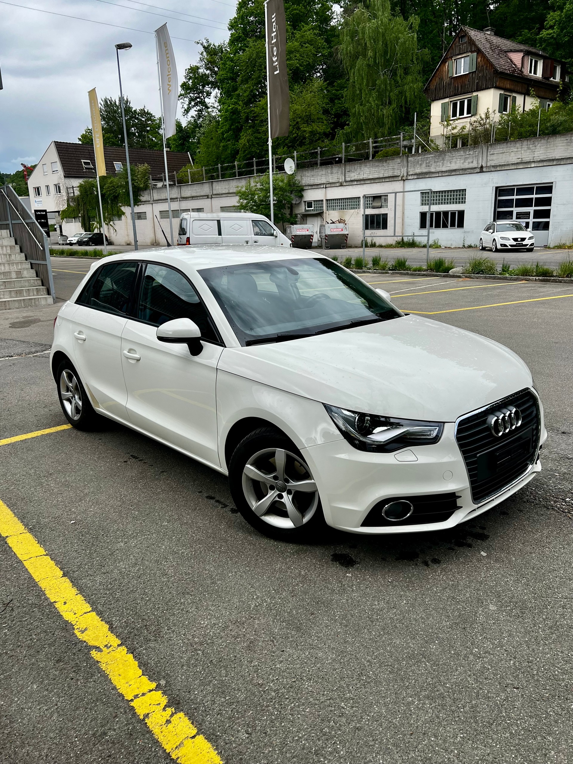 AUDI A1 1.4 TFSI COD Attraction S-Tr.-image-2