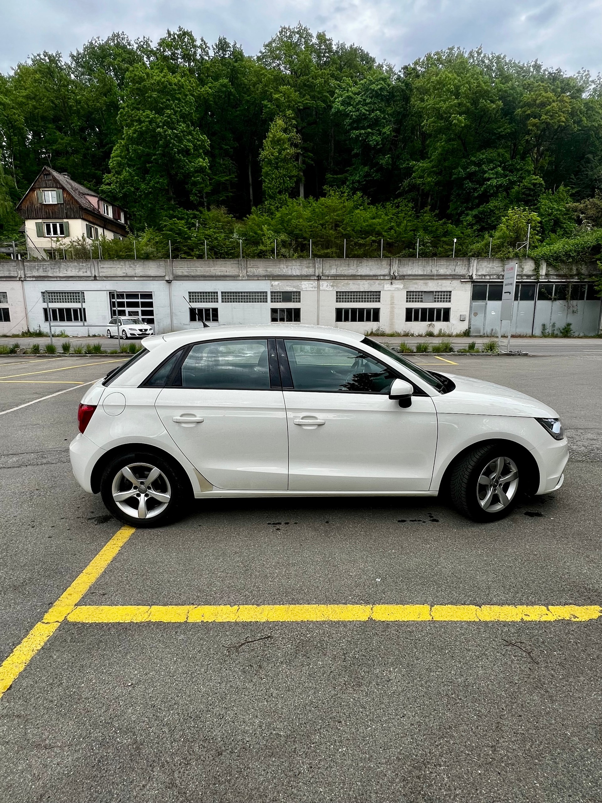 AUDI A1 1.4 TFSI COD Attraction S-Tr.-image-3