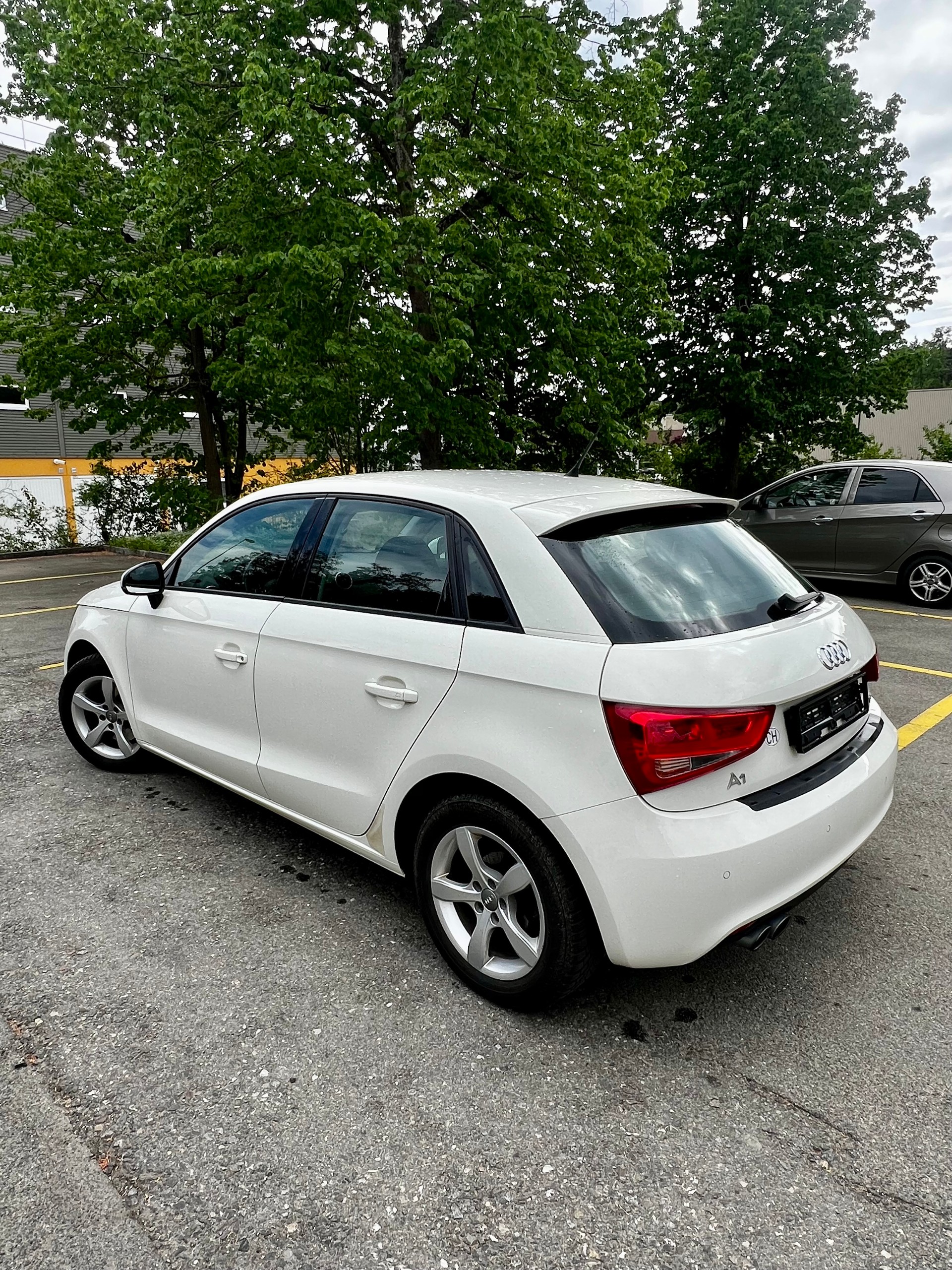 AUDI A1 1.4 TFSI COD Attraction S-Tr.-image-6