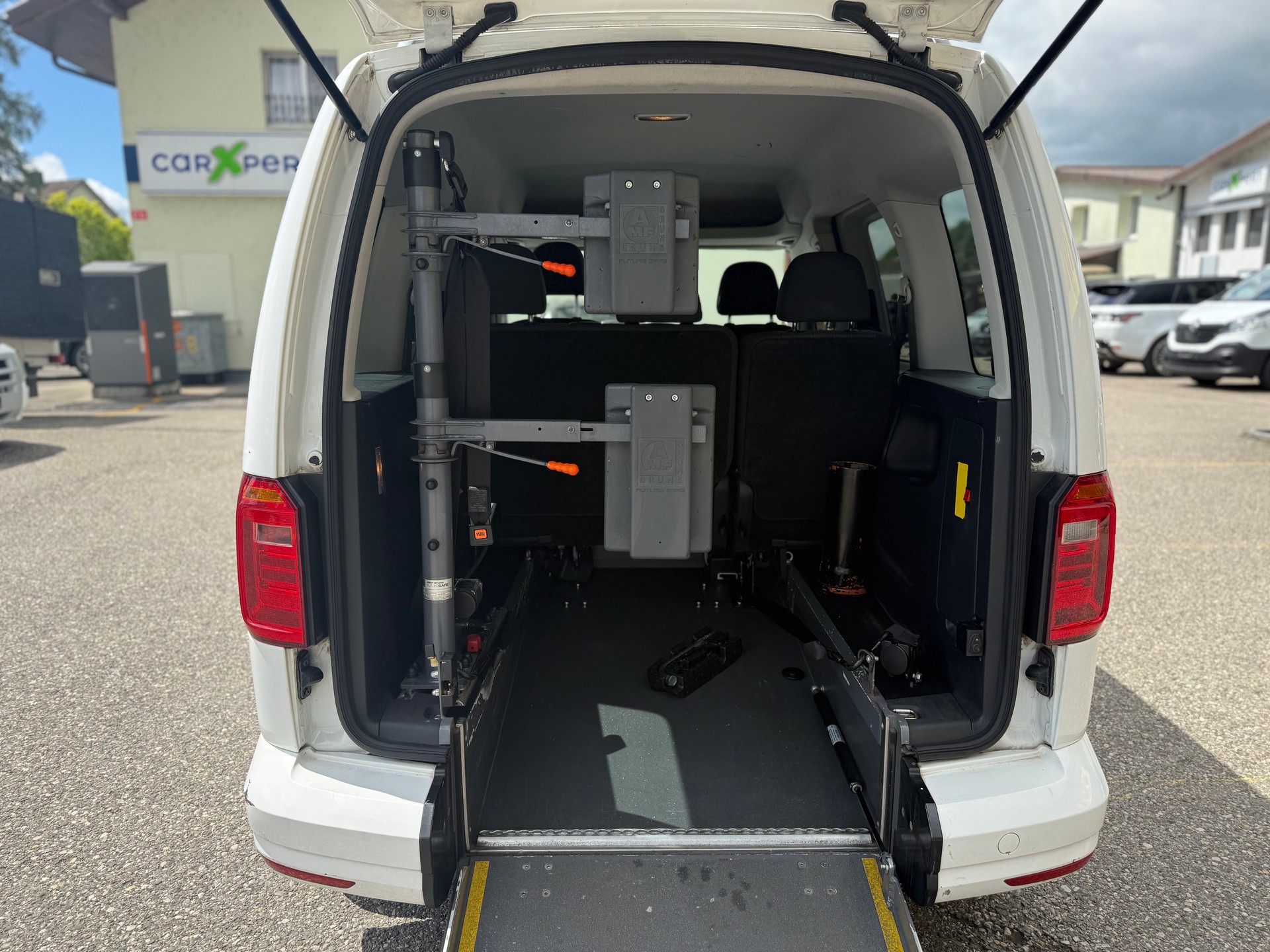 VW Caddy 1.2 TSI Trendline-image-5