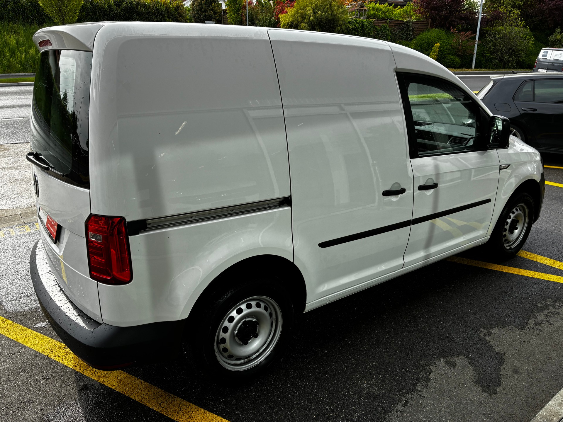 VW Caddy 2.0TDI BlueMotion Technology-showroom-element-3