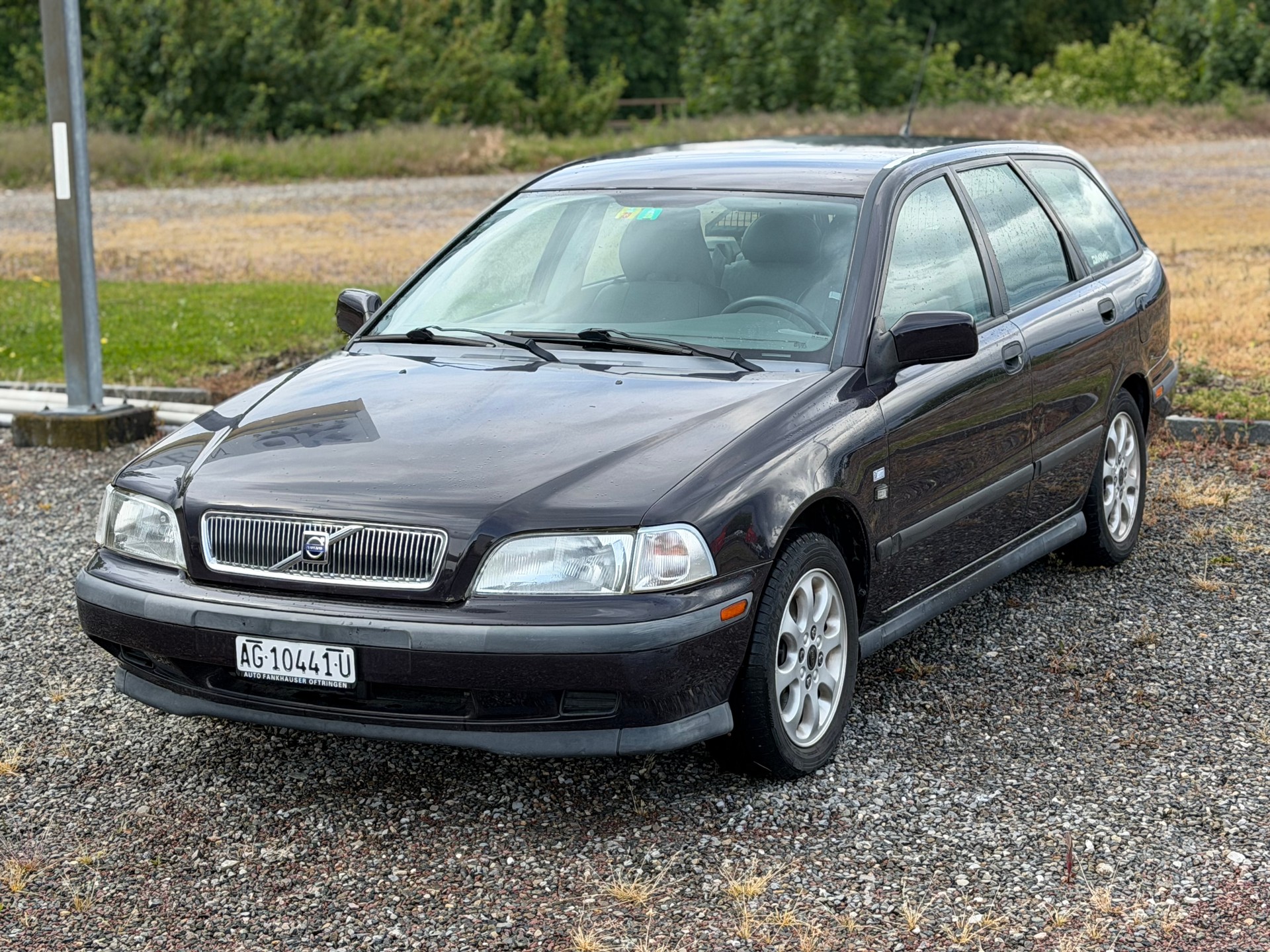 VOLVO V40 2.0 T-image-0
