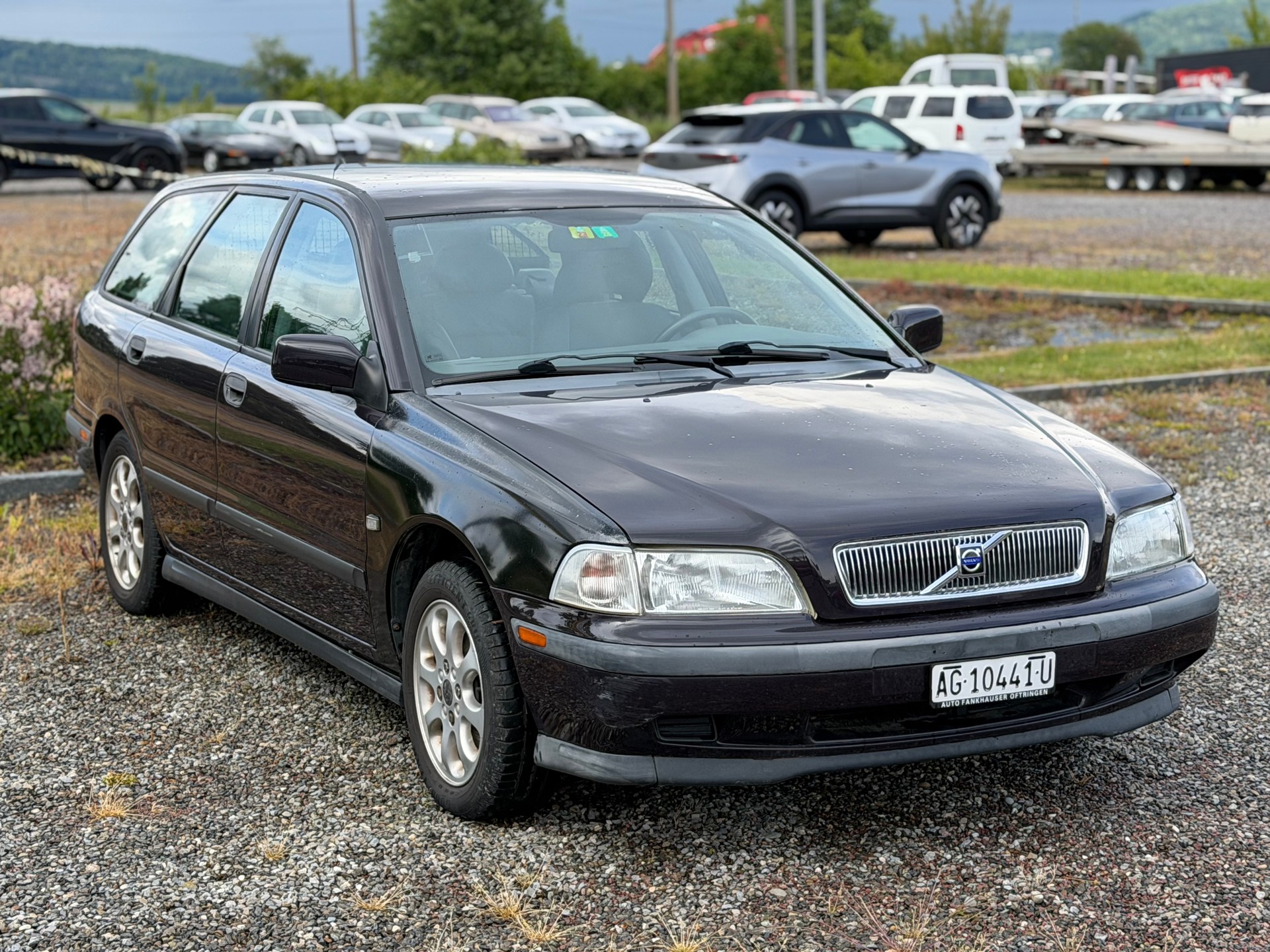 VOLVO V40 2.0 T-image-2