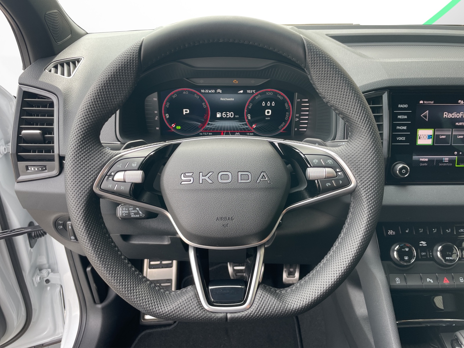 SKODA Karoq 2.0 TSI Dynamic Limited Edition 4x4 DSG-image-7