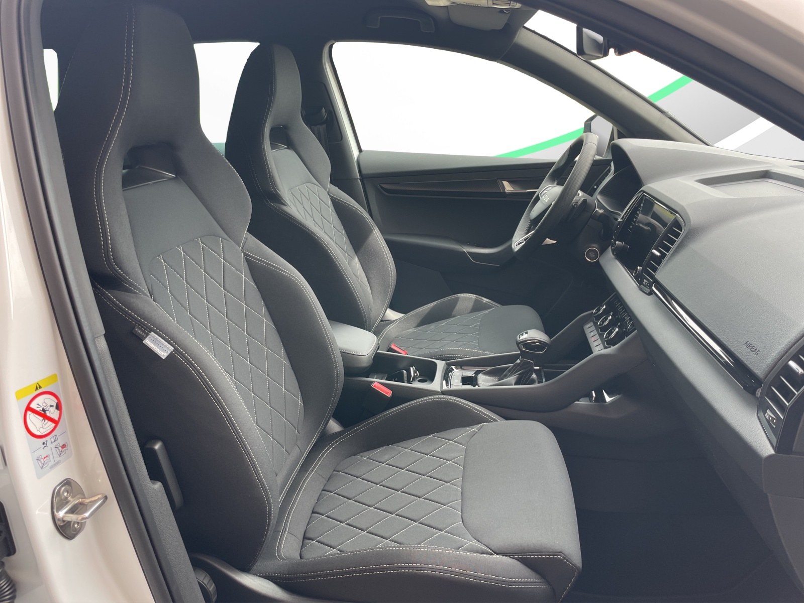 SKODA Karoq 2.0 TSI Dynamic Limited Edition 4x4 DSG-image-12