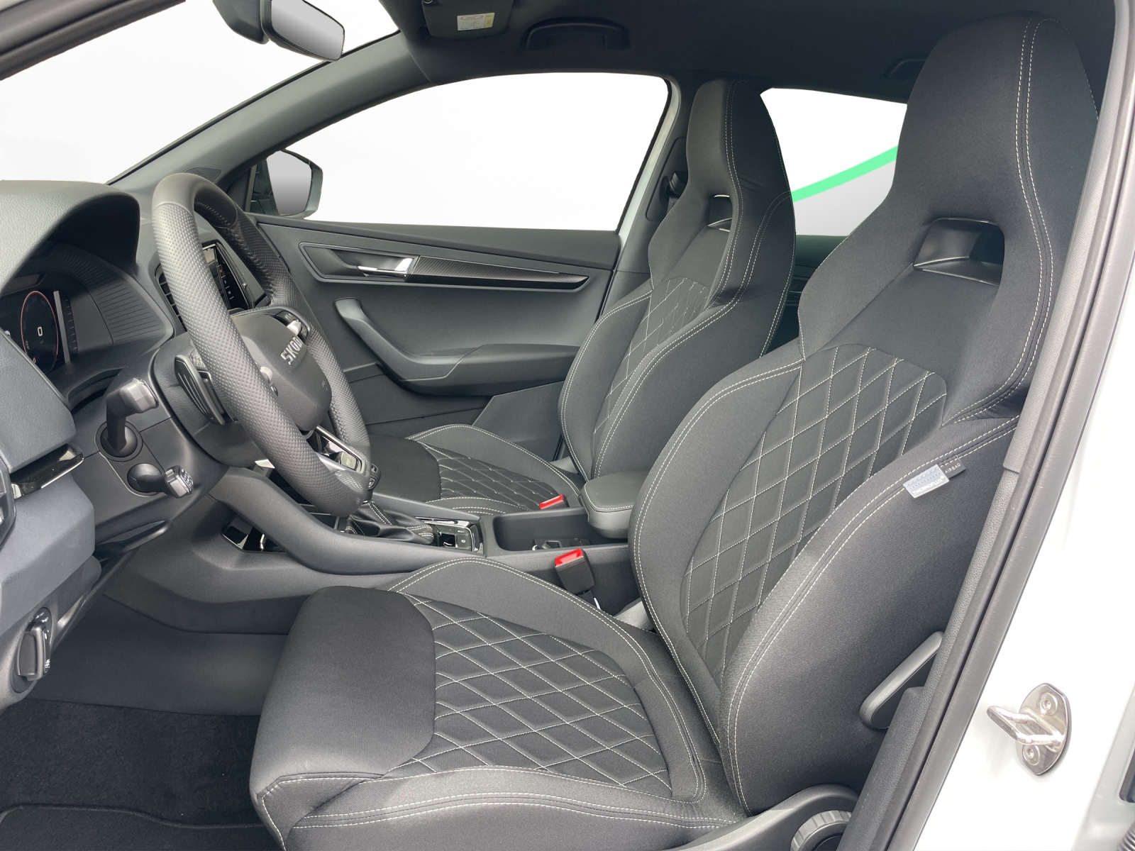 SKODA Karoq 2.0 TSI Dynamic Limited Edition 4x4 DSG-image-6